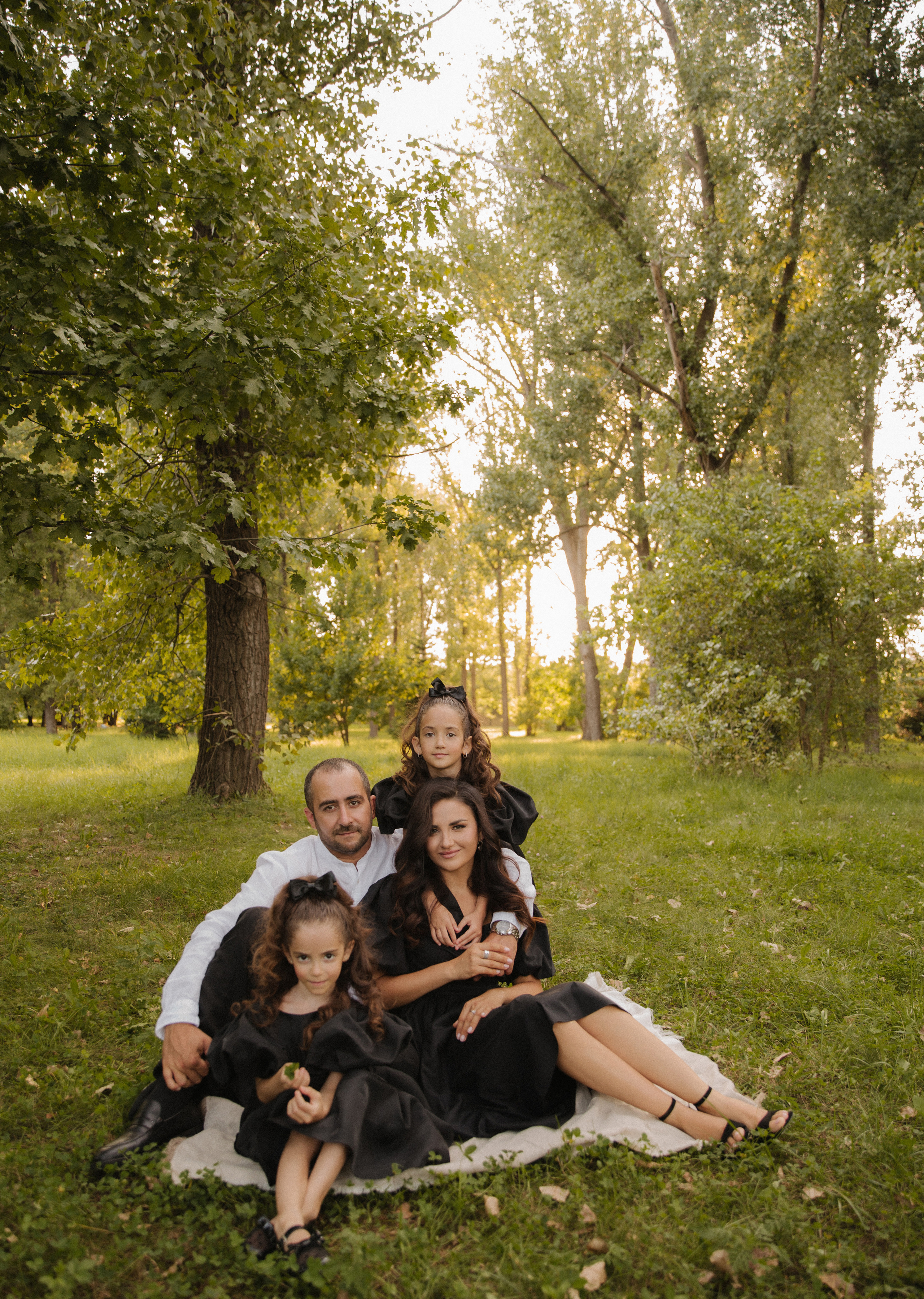 Семейная съёмка на закате в ботаническом саду. Фотограф в Краснодаре и Краснодарском крае