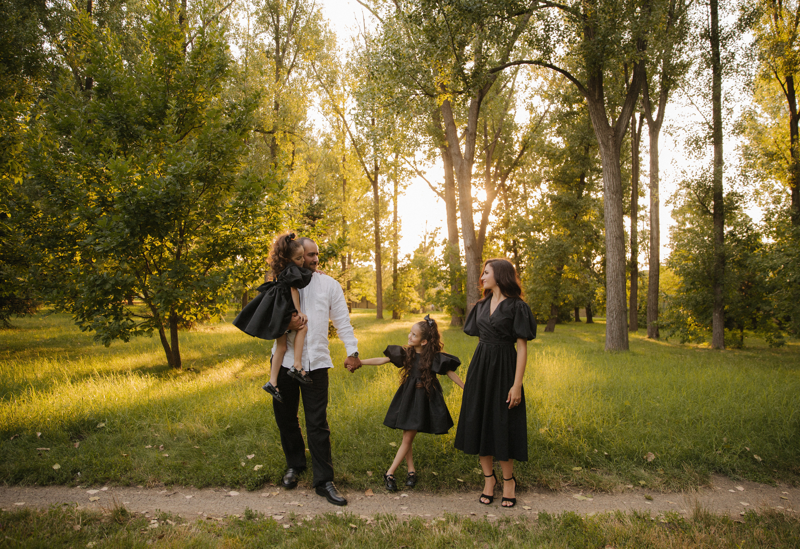 Семейная съёмка на закате в ботаническом саду. Фотограф в Краснодаре и Краснодарском крае