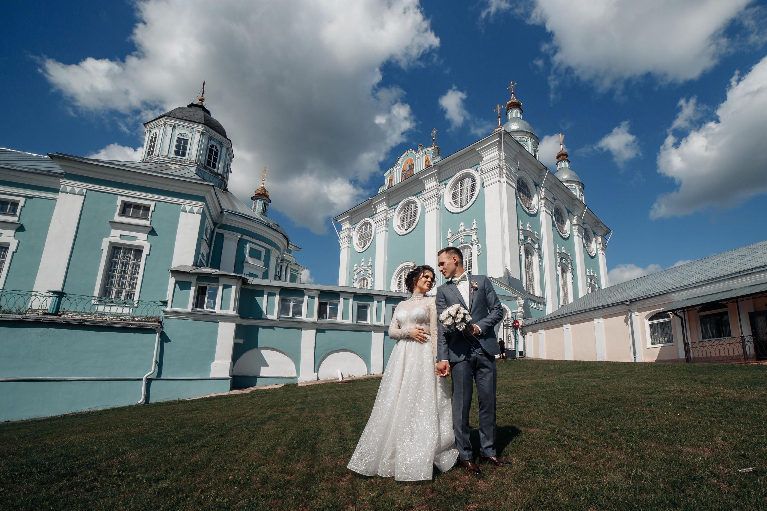 Свадебная прогулка в Высоком Смоленск. Фотограф Денис Вашкевич. Свадебный фотограф Вашкевич Денис