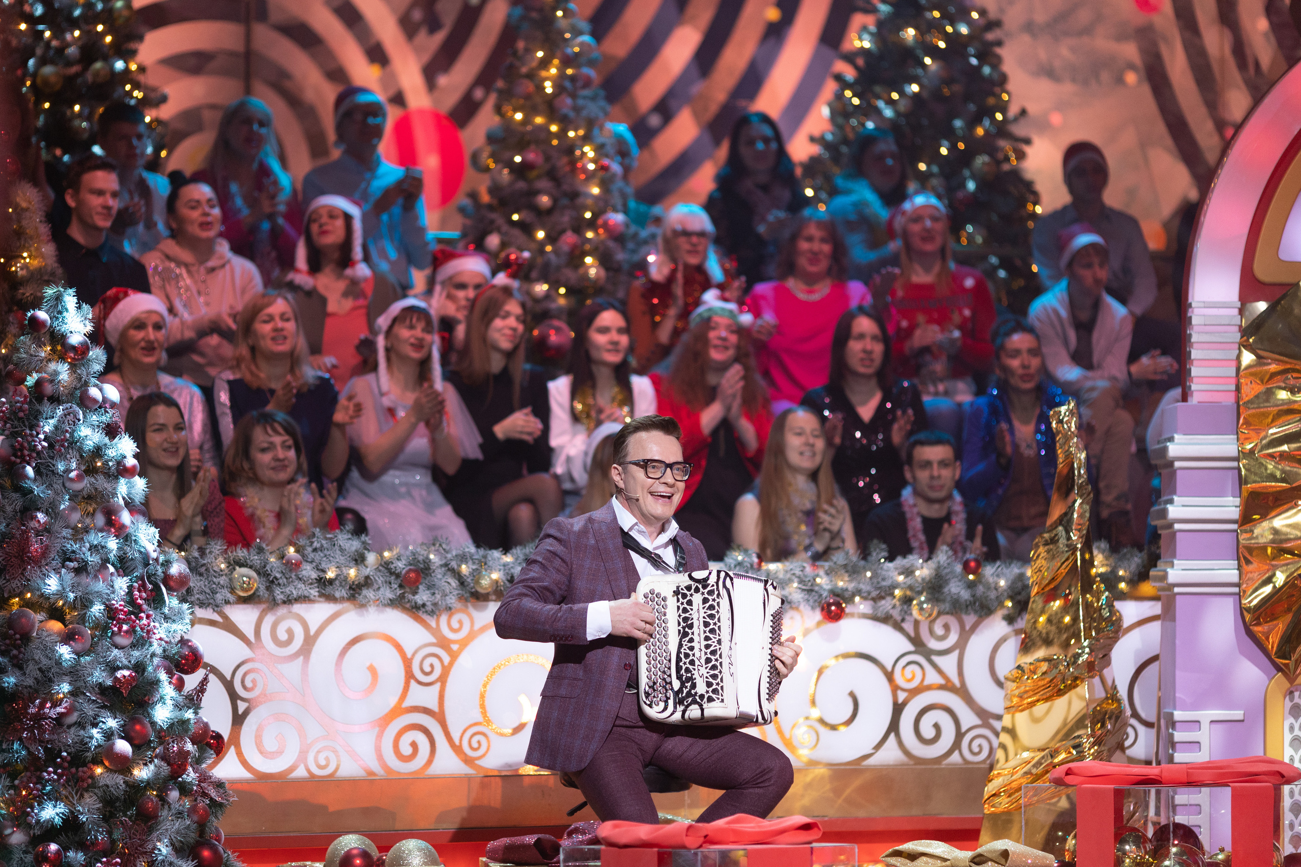 Угадай мелодию 2023. Свадебный и семейный фотограф