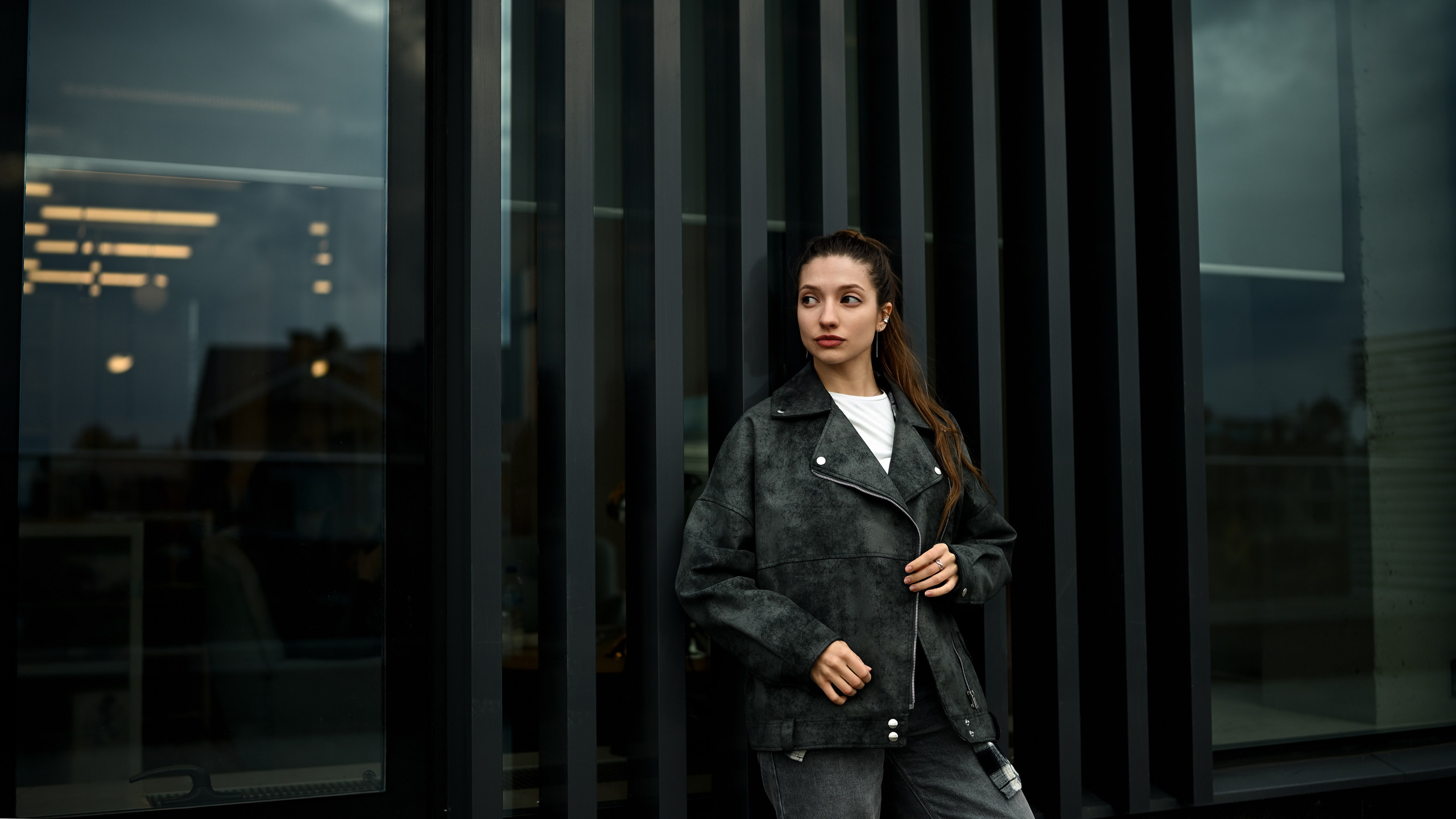 Уличная съемка в районе Национальной библиотеки