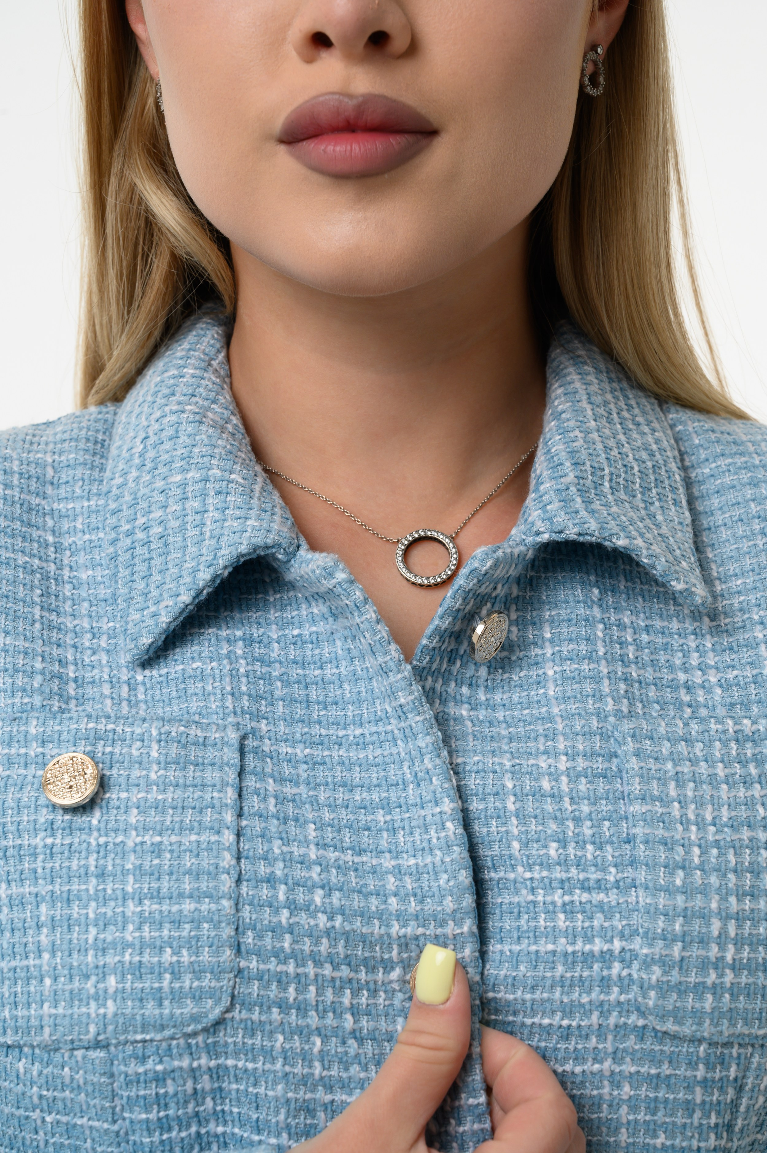 Женская одежда на модели для интернет-магазина Вайдлбериз — студийная фотосессия