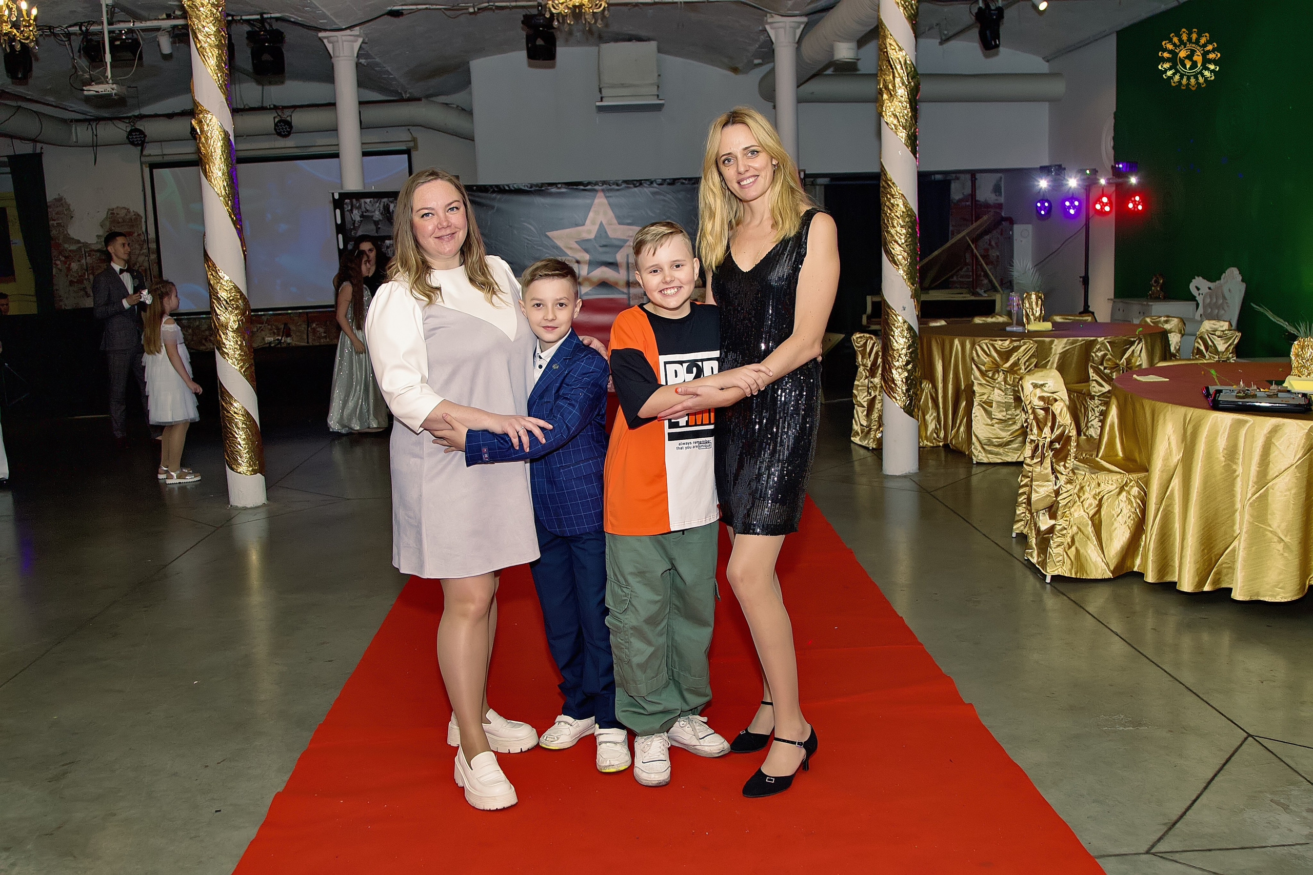 Выпускной 2023 (4-й класс, ММШ). Клуб Royal. Москва. Репортажная съемка в Москве и области. Анималистика