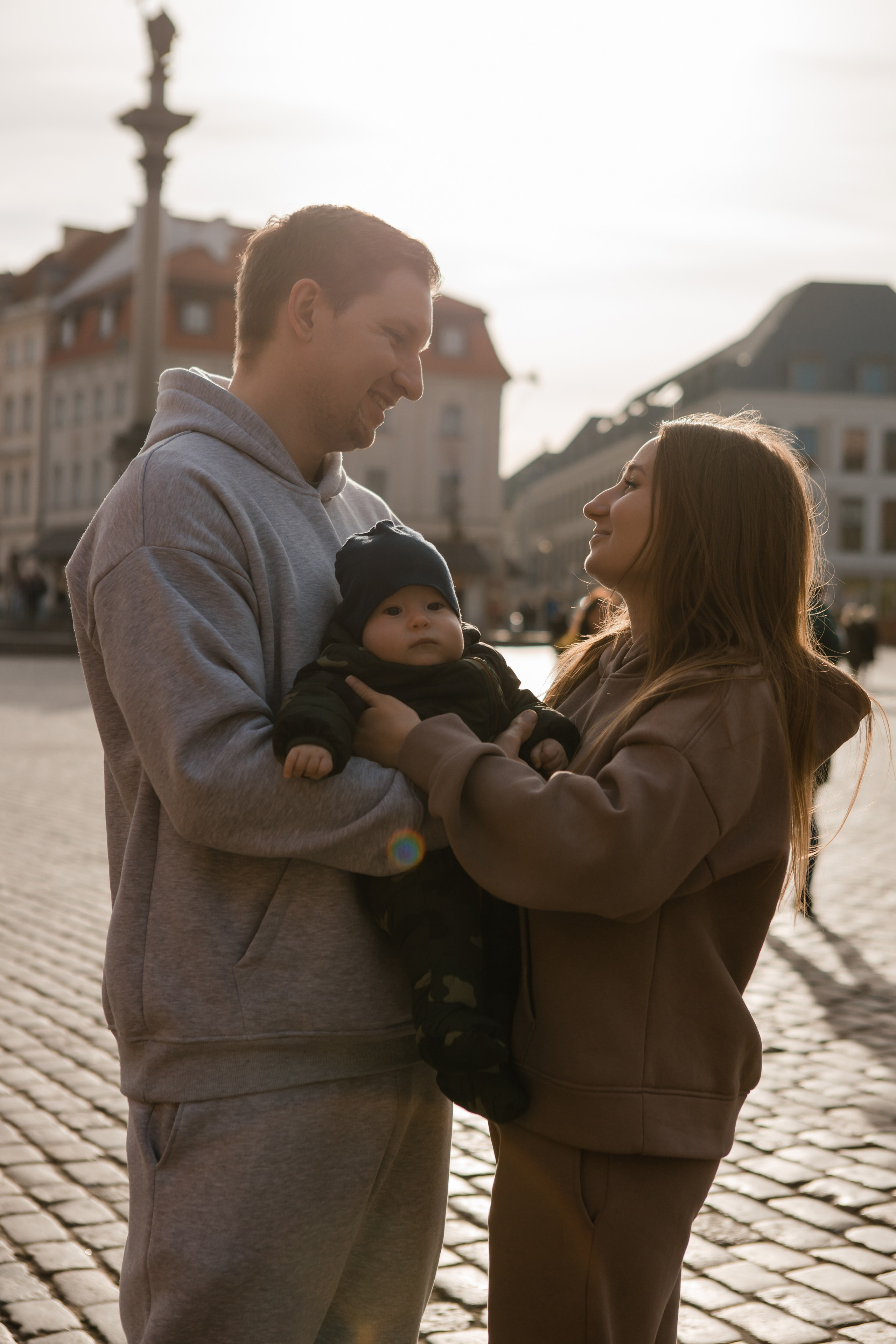 Семейная фотосессия Никиты и Марины. Видеосъемка и фотосъемка свадеб. Фотограф и оператор на свадьбу. Видеосъемка подкастов, собственная видео-фотостудии. Предметная фотосъемка