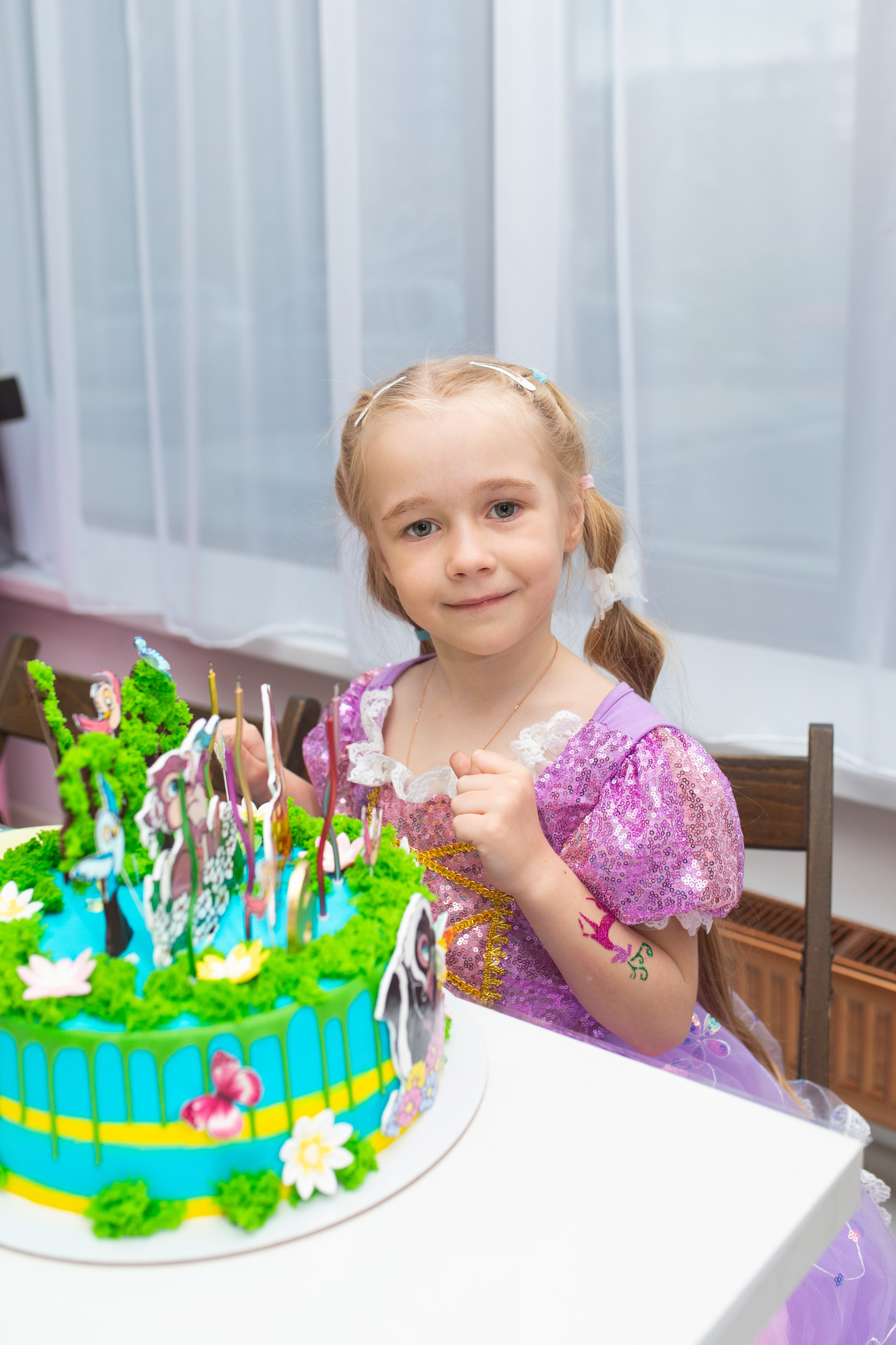 Улыбника -Василисе 6 лет!. Фотограф в Новосибирске Ася Зверева