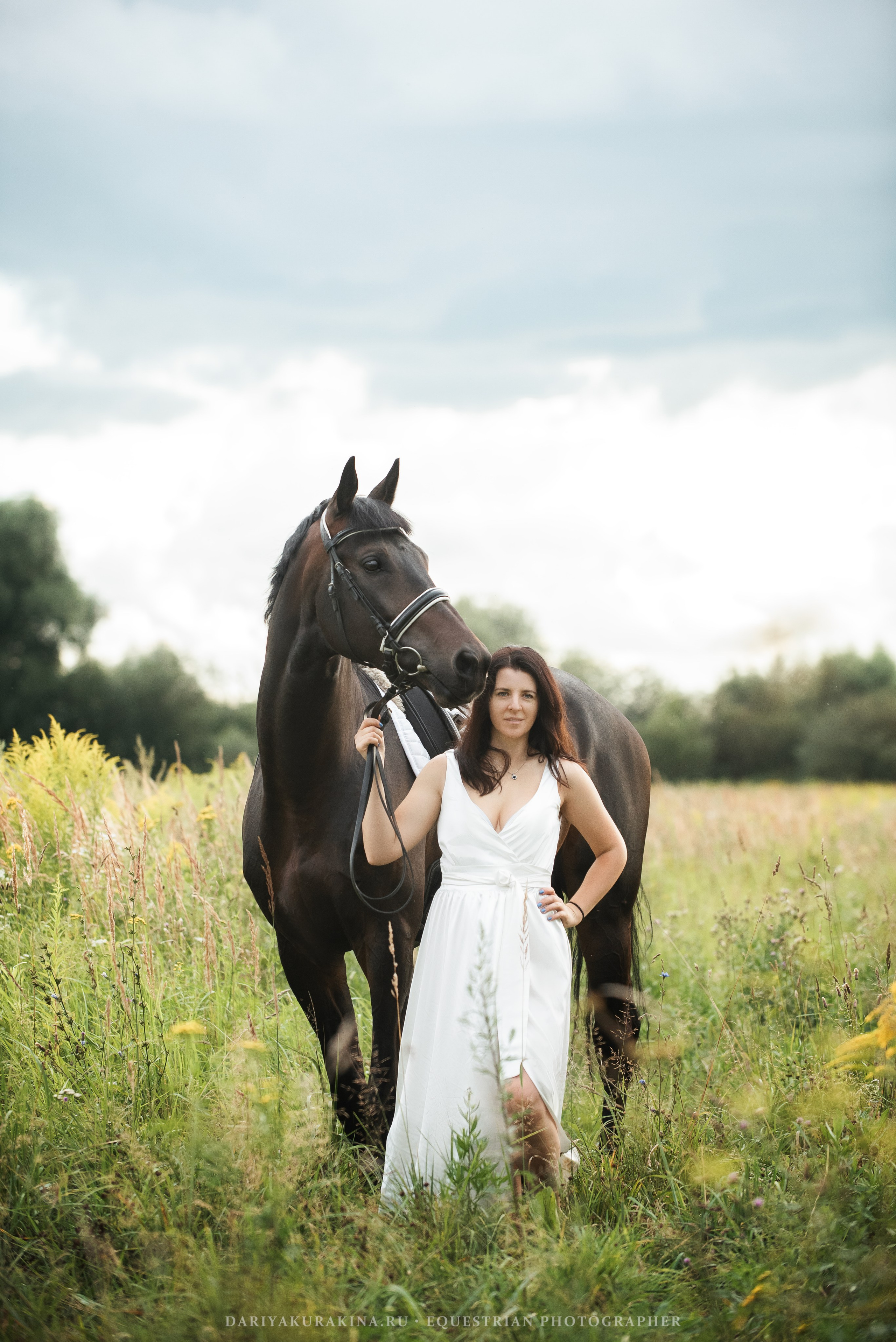 Юля и Декупаж — Поле. Конный фотограф Куракина Дарья • Фотосессии с лошадьми