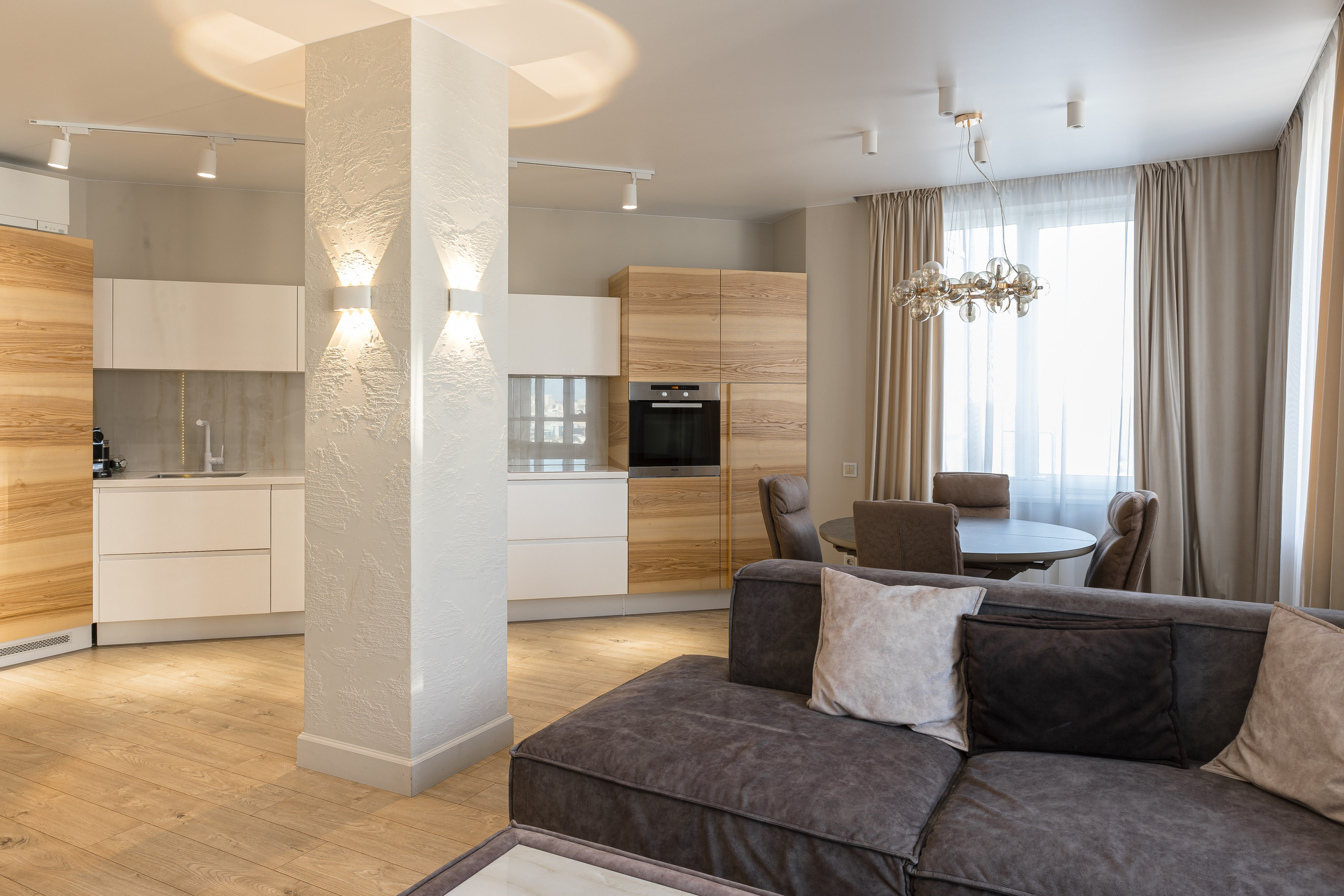 Интерьер. Tony Mikhailov