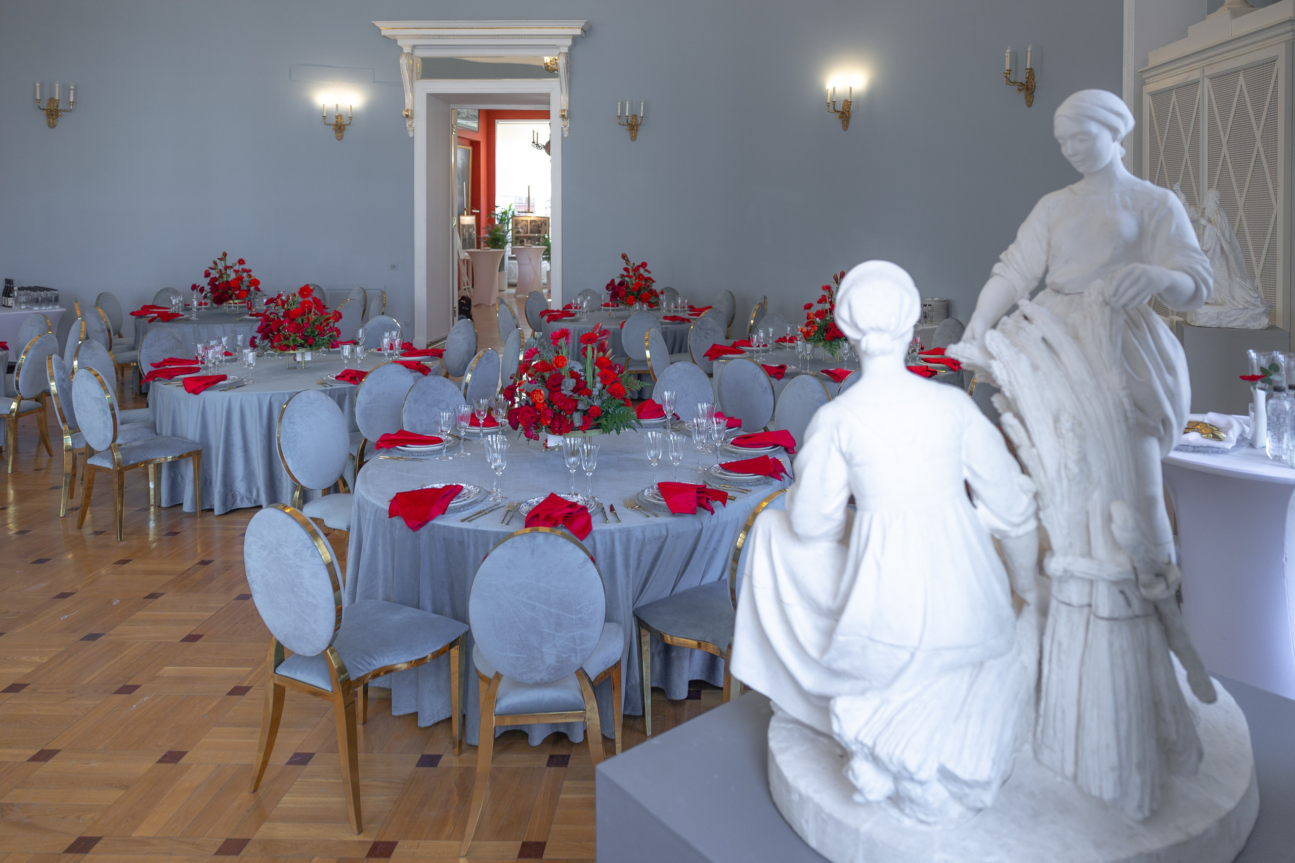 Академия живописи и ваяния И. Глазунова. Kirillova Studio — мастерская декора и событий Юли Кирилловой