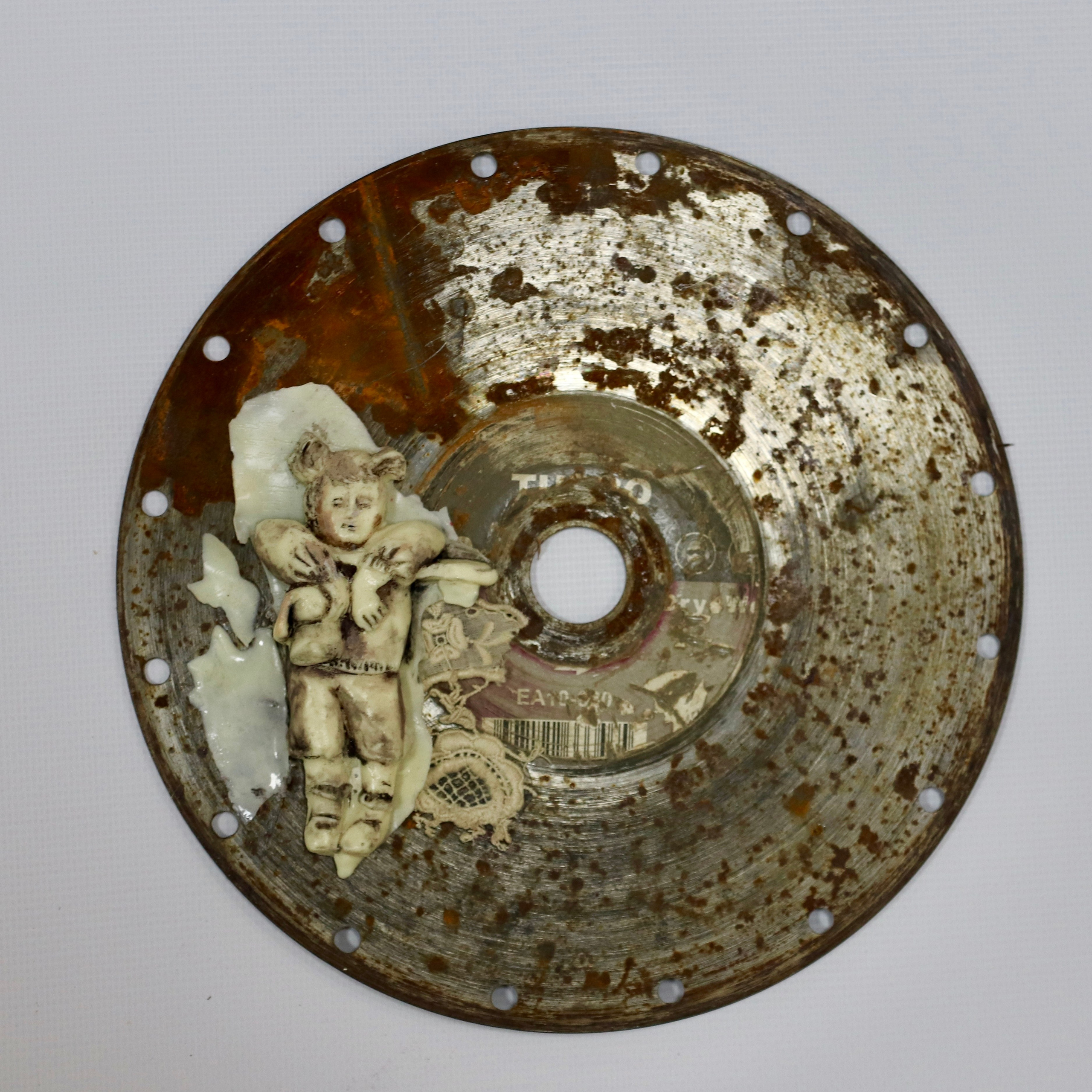 Земляные работы памяти, серия объектов художницы Софьи Григорьевой 