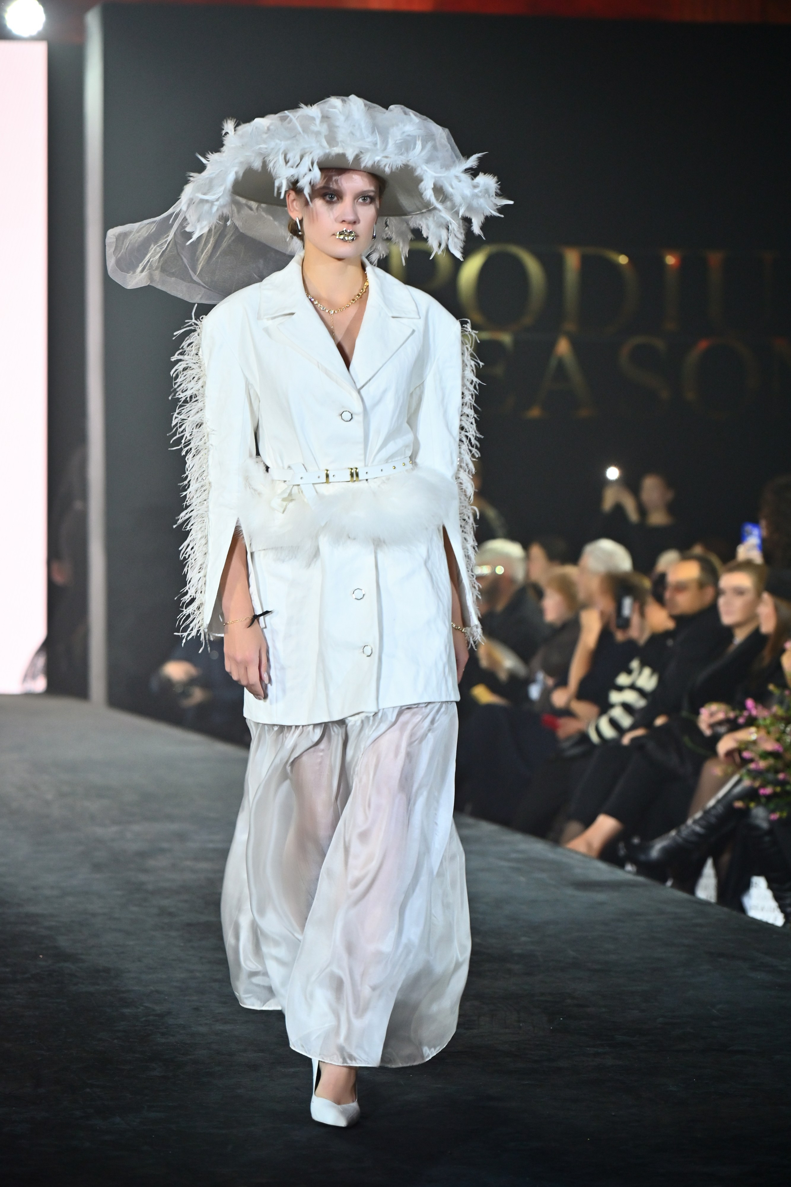 Модные показы. Фотограф Максим Мицун. Портрет, свадьба, репортаж, каталог