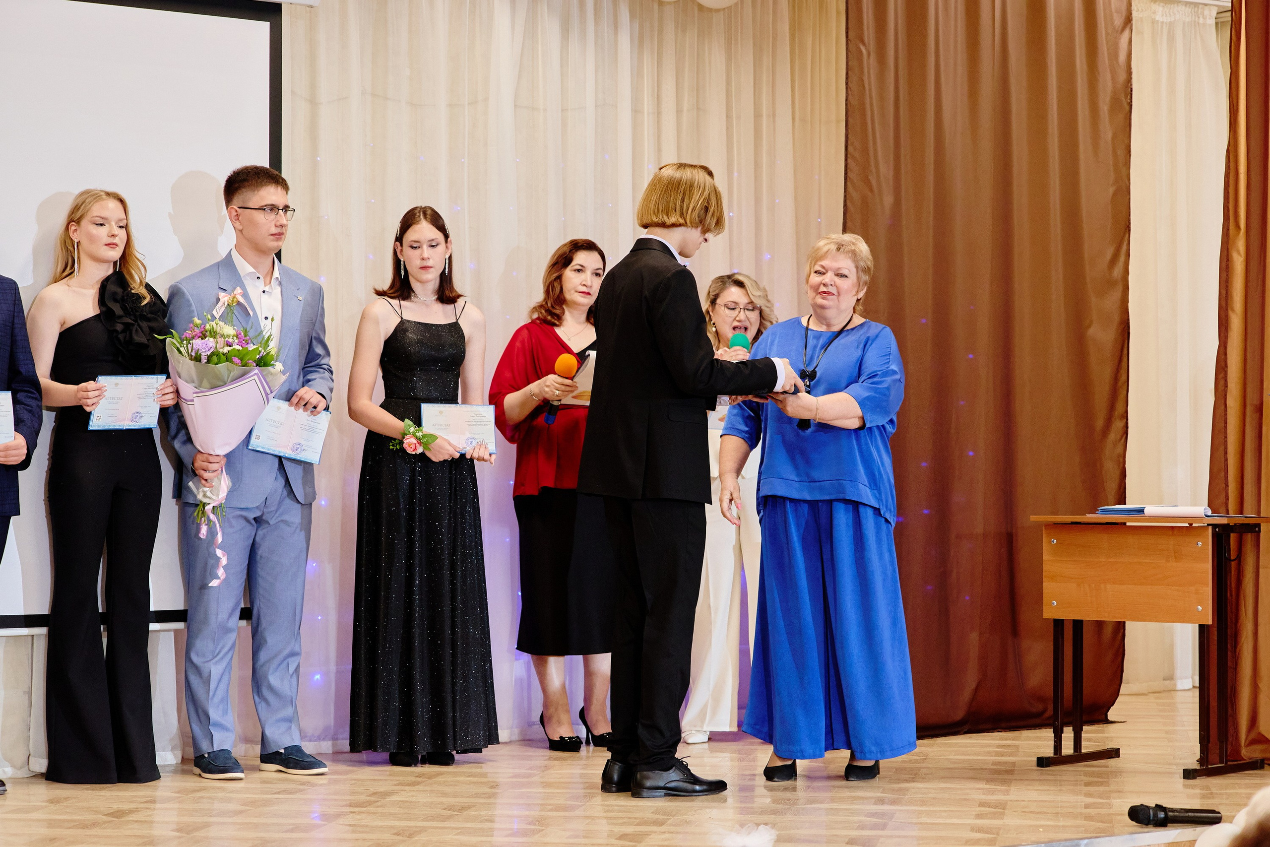 Выпускной 35 Сош. Фотограф Выпускные альбомы Таганрог Сергей Коробченко