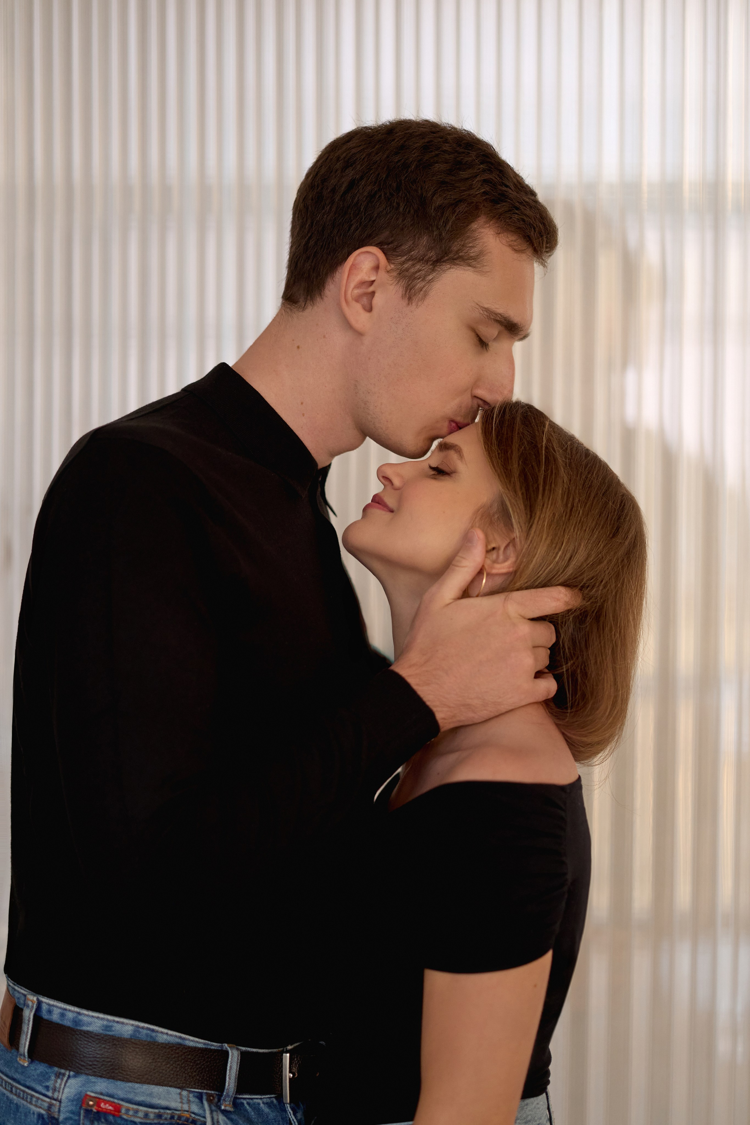 Лавстори в фотостудии в Питере. Сестры Карабаза. Фотографы и ретушеры в Москве и Санкт-Петербурге