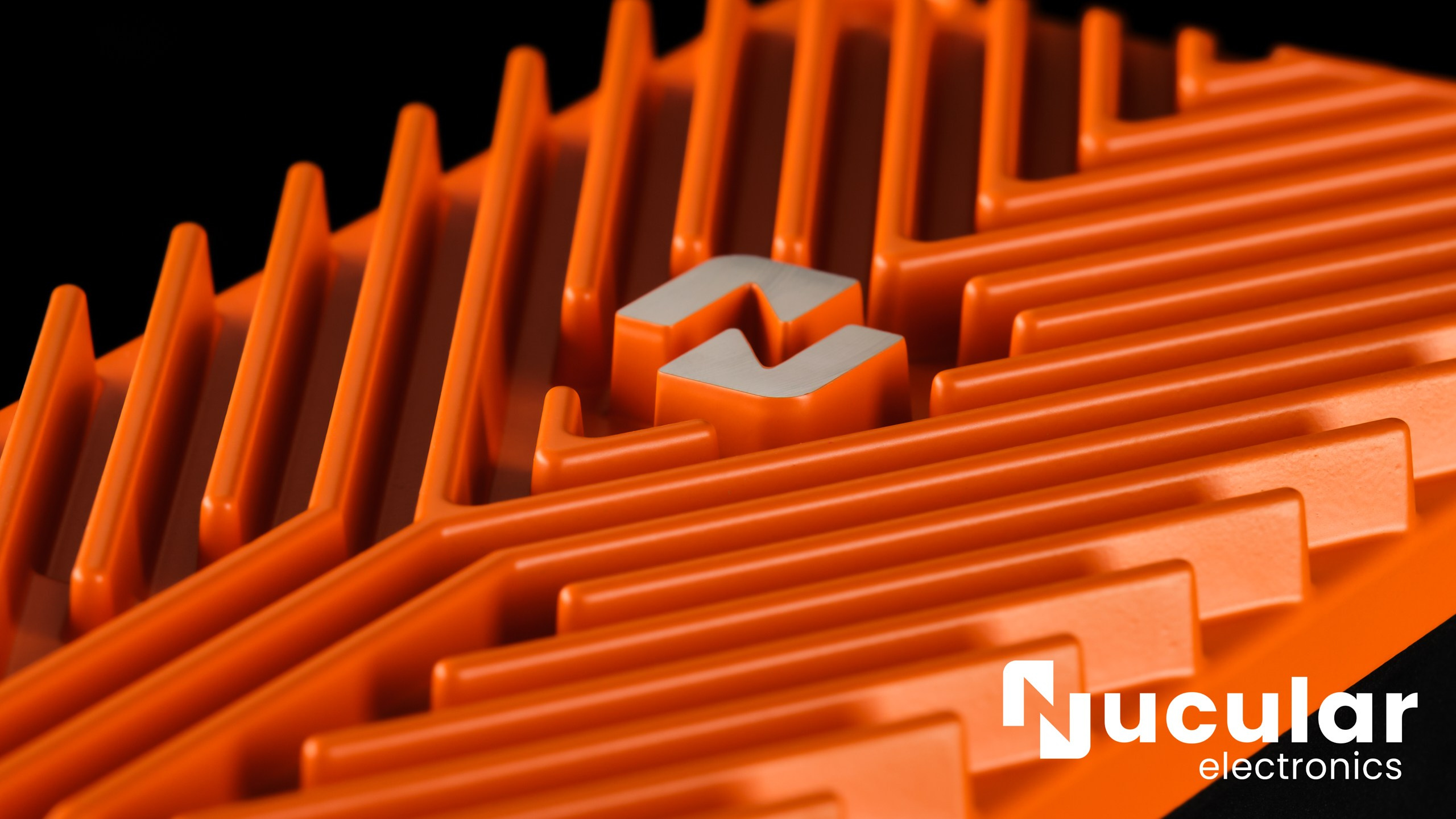 Рекламная съёмка радиатора охлаждения Nucular Electronics — студийное фото оборудования.