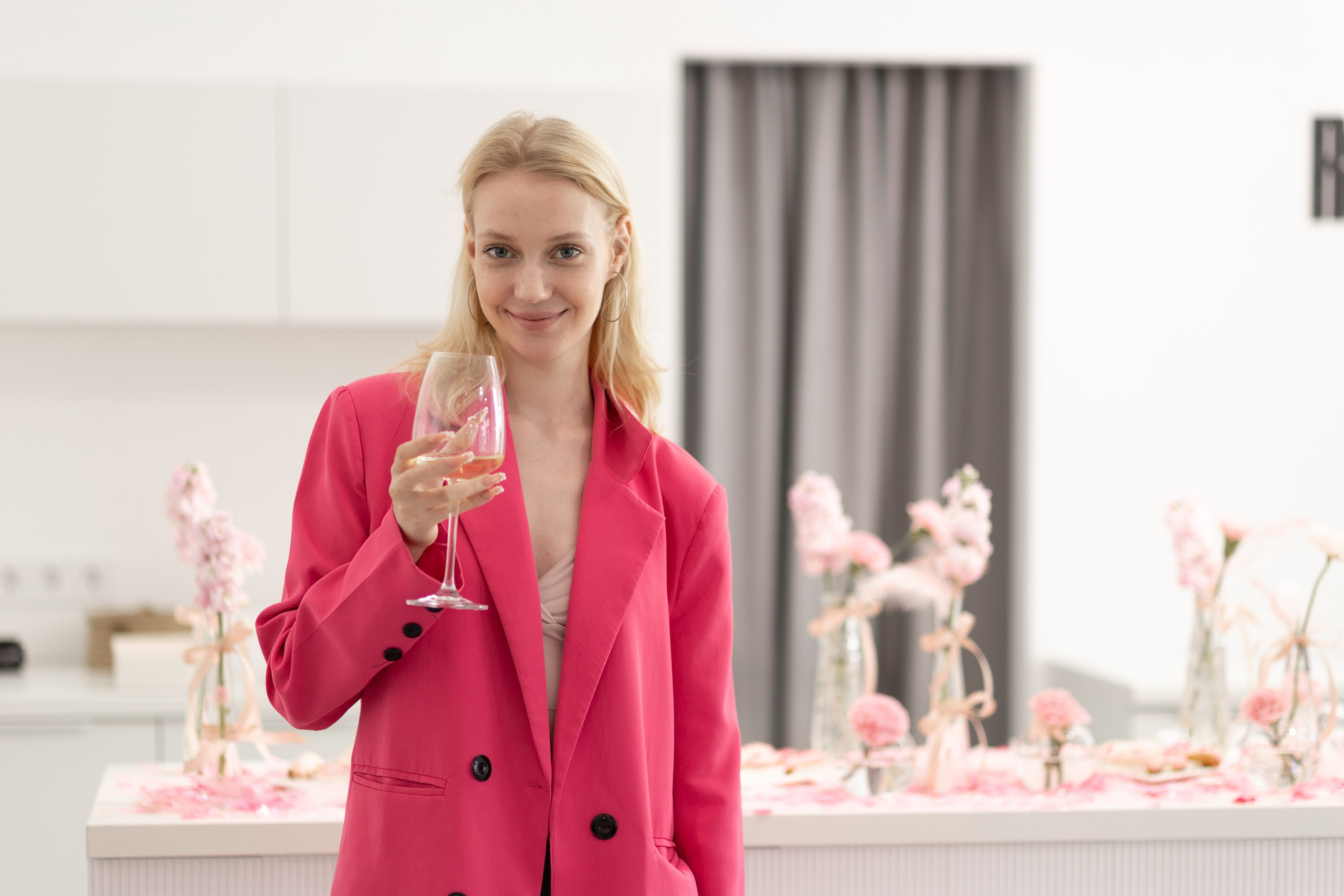 Rewax открытие Кирочная. Репортажный и портретный фотограф в Санктпетербурге. Видиосъемка мероприятий в Санкт-Петербурге