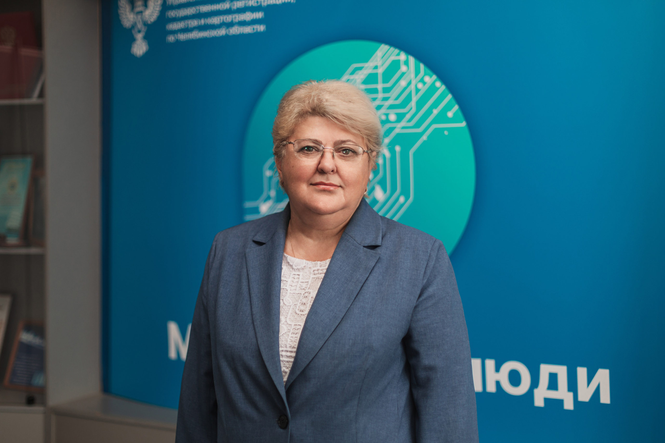 Business portraits. Бьюти- и портретный фотограф в Москве Полли Максимова. Создаю съёмки и делаю ретушь для брендов косметики и рекламы