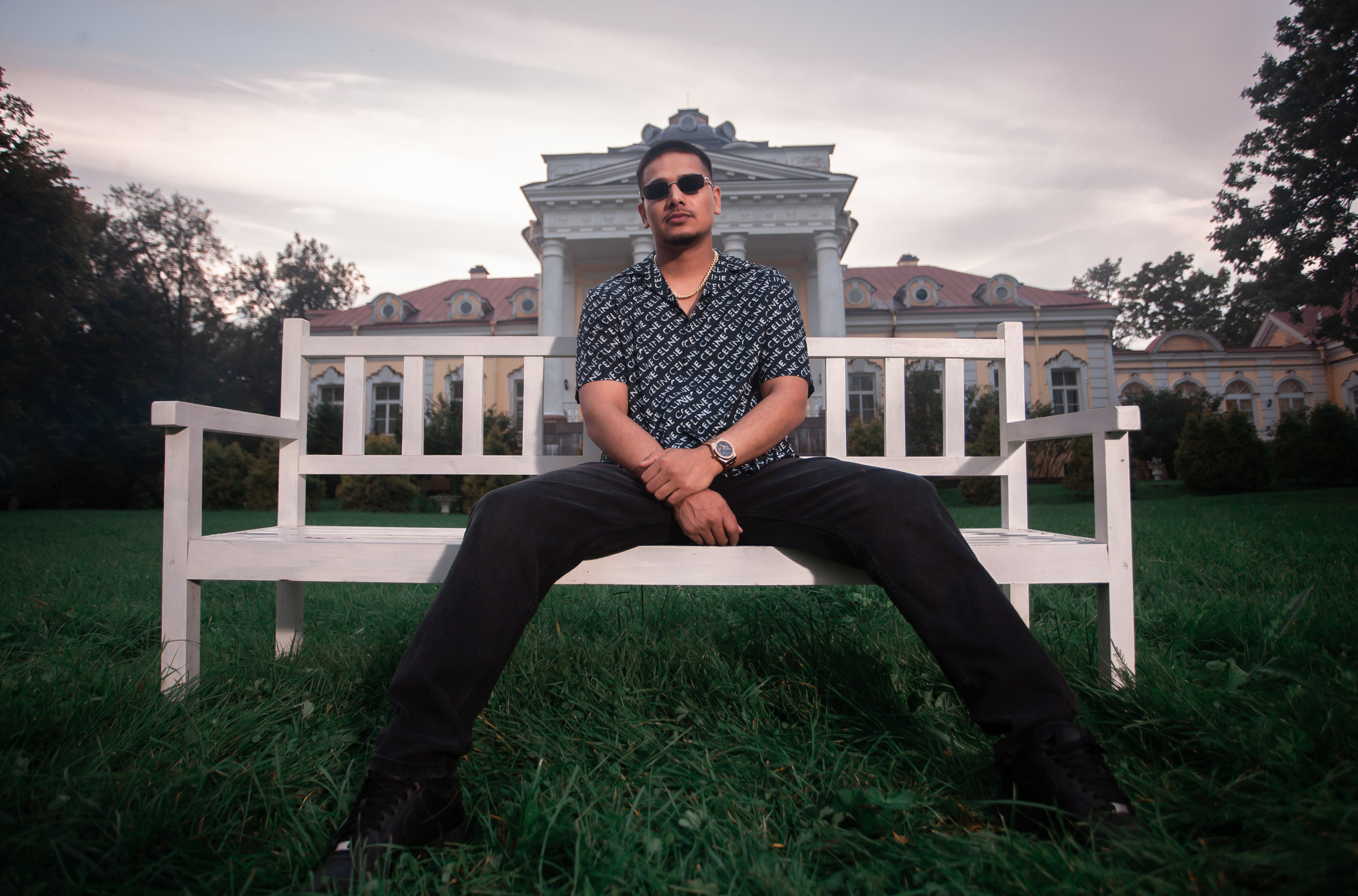 Dhanda Nyoliwala. Георгий Тришаков