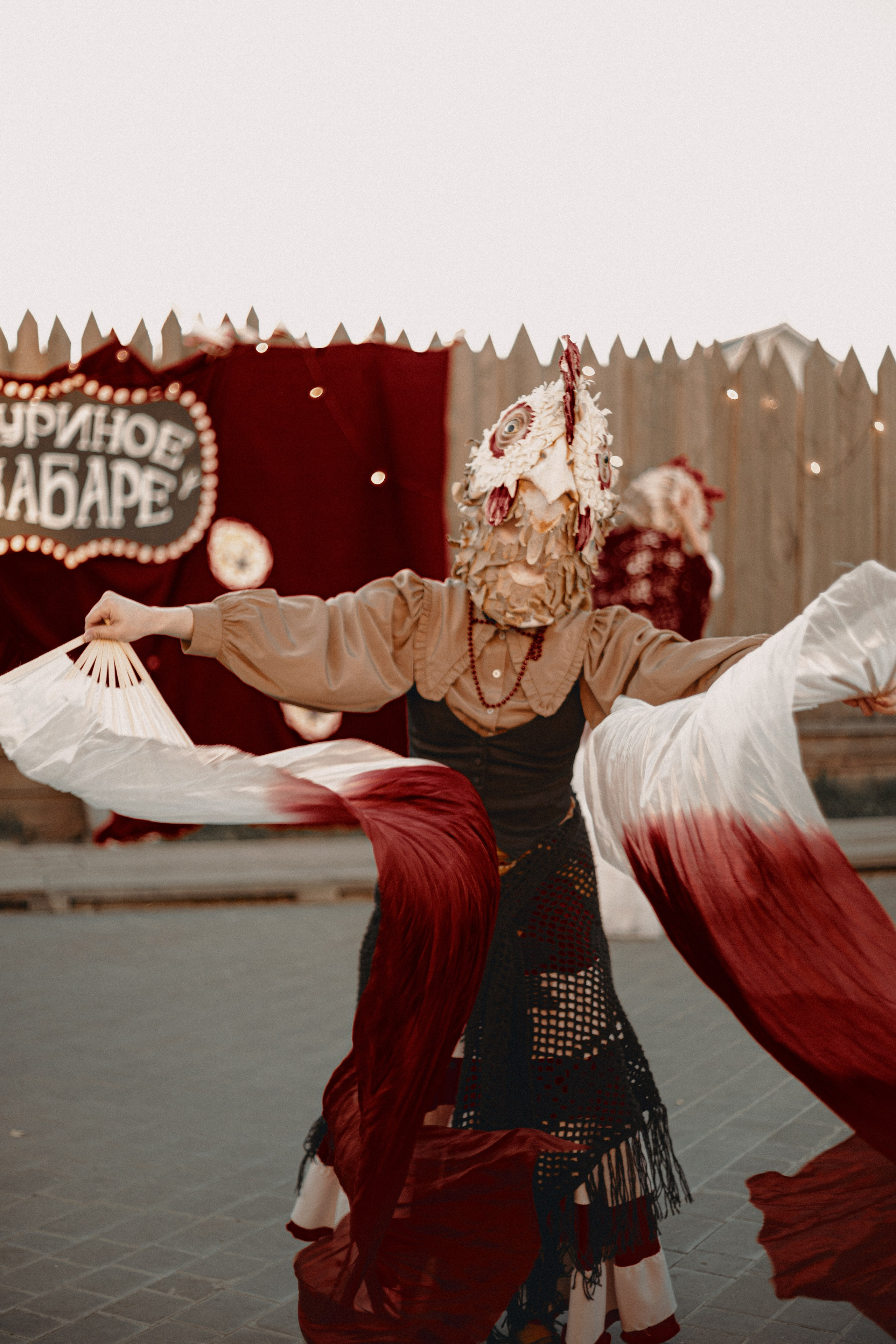 Спектакль «Куриное кабаре» от Свободного молодежного театра | Тобольск. Арт-фотограф Крис Л. в Тобольске: портрет, семейные, свадьбы