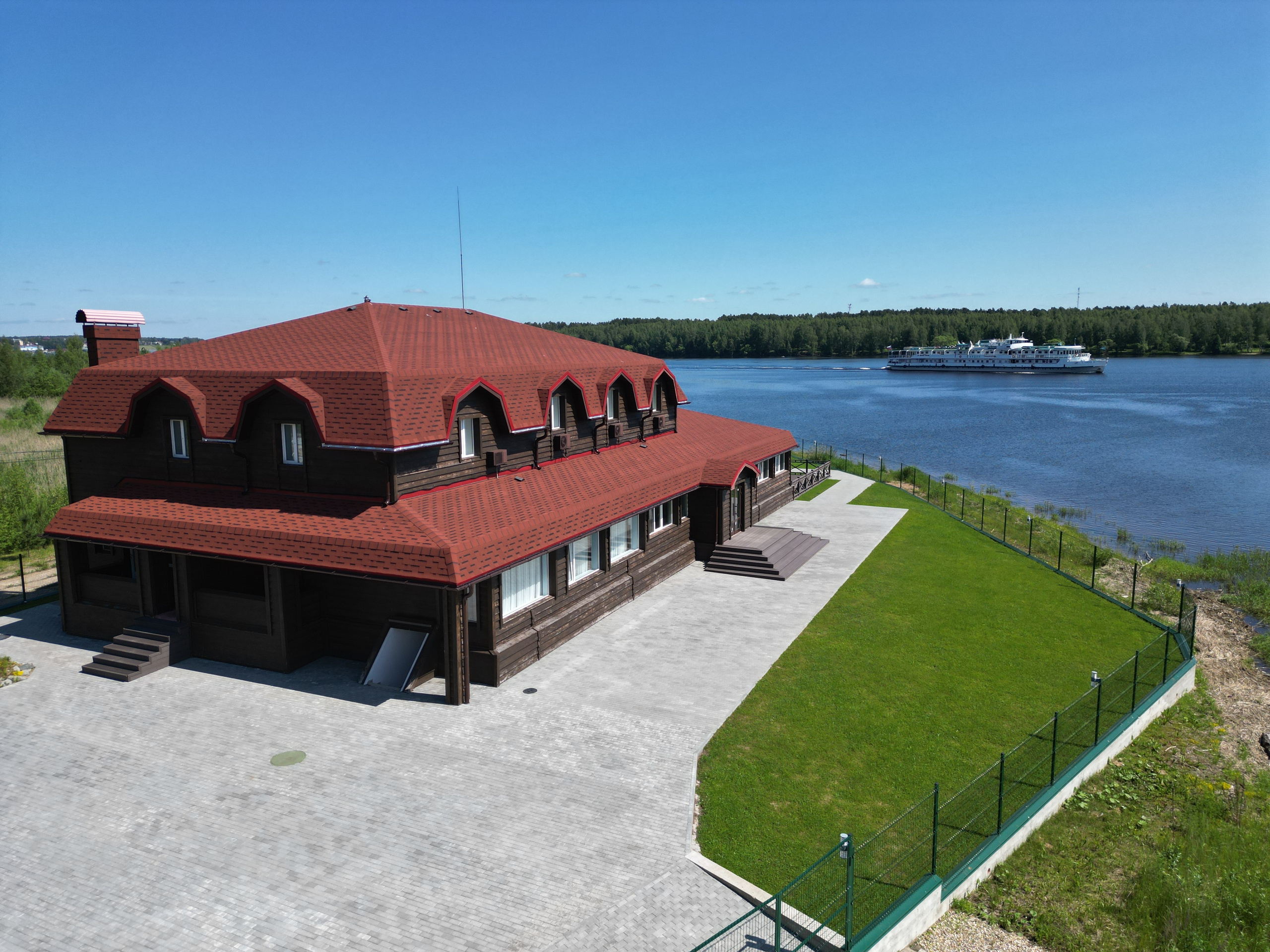 Аэросъёмка в Ярославле дрон квадрокоптер — портфолио Грибов Медиа. Фото и видеосъёмка в Ярославле | Грибов Медиа контент студия  — от 2500 ₽/час