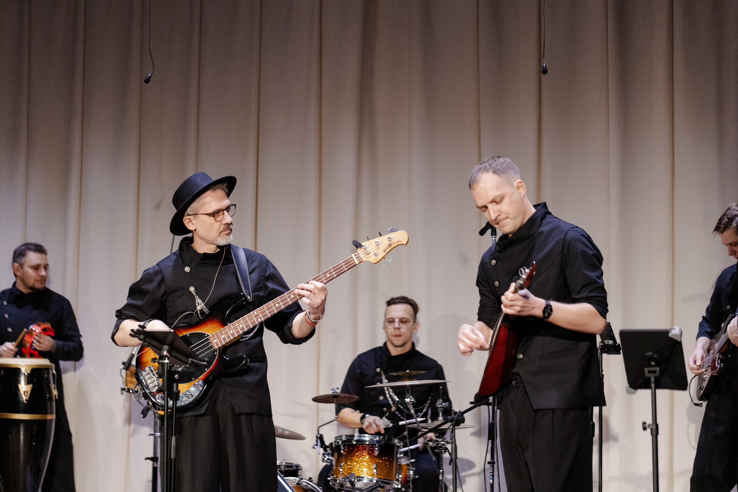 Сольный концерт 4.10. СУРОВЦЕВА project. Эстрадно-народный кавер-бэнд