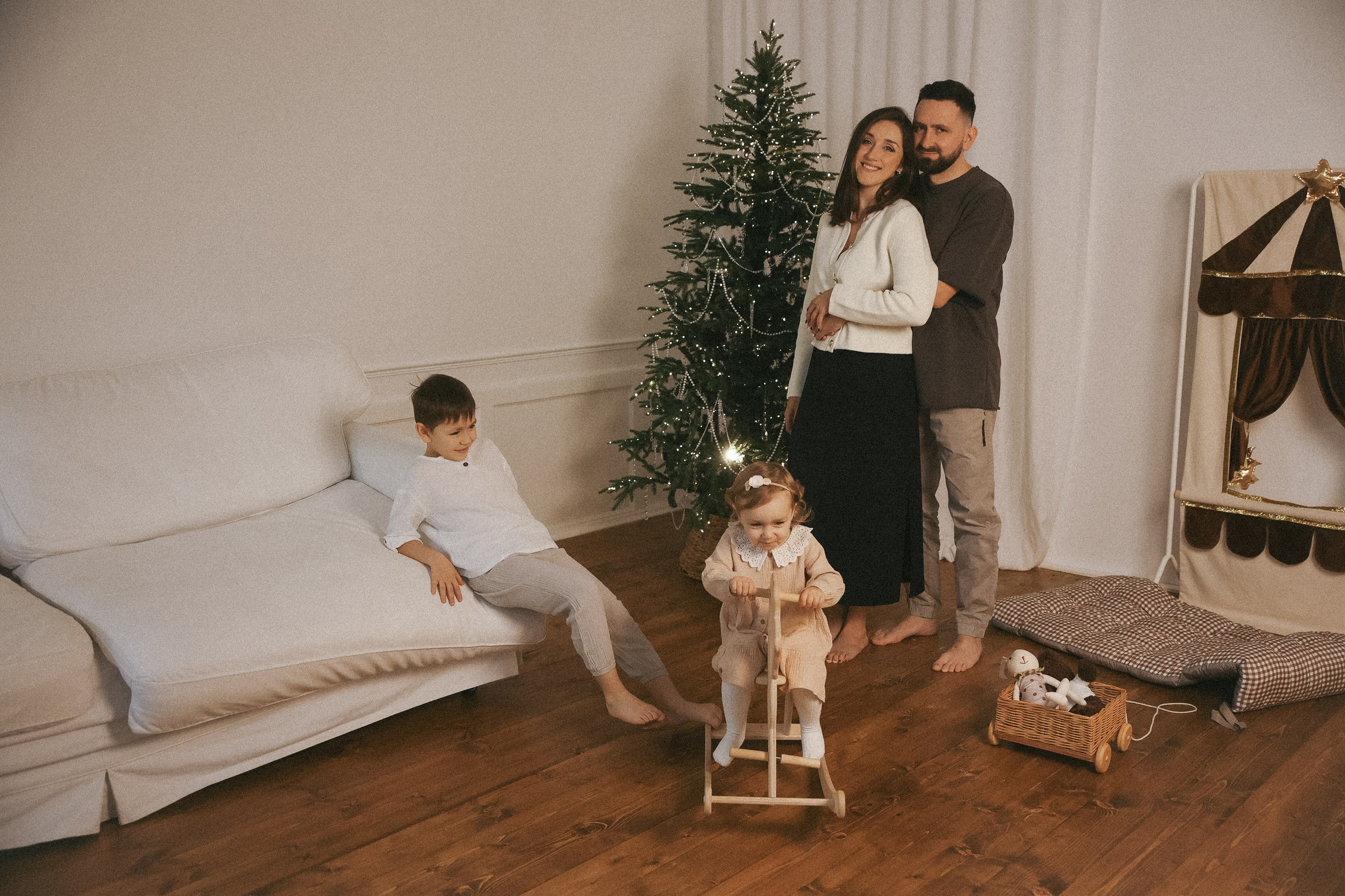 Новогодняя фотосессия во Владимире съемка на новый год фотосессия в студии. Фотограф Владимир Москва