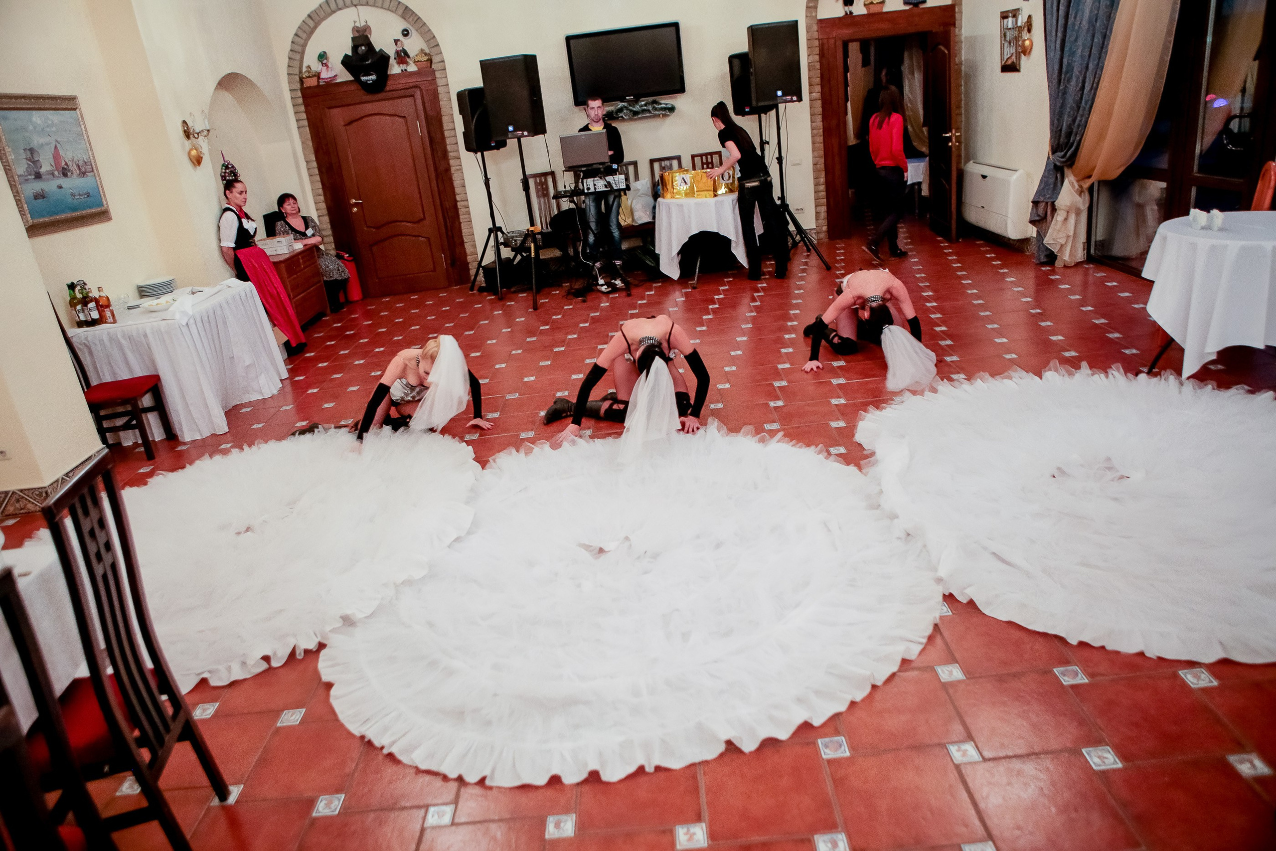 Корпоратив. Max Matvich and Victoria Basova are professionals in their field