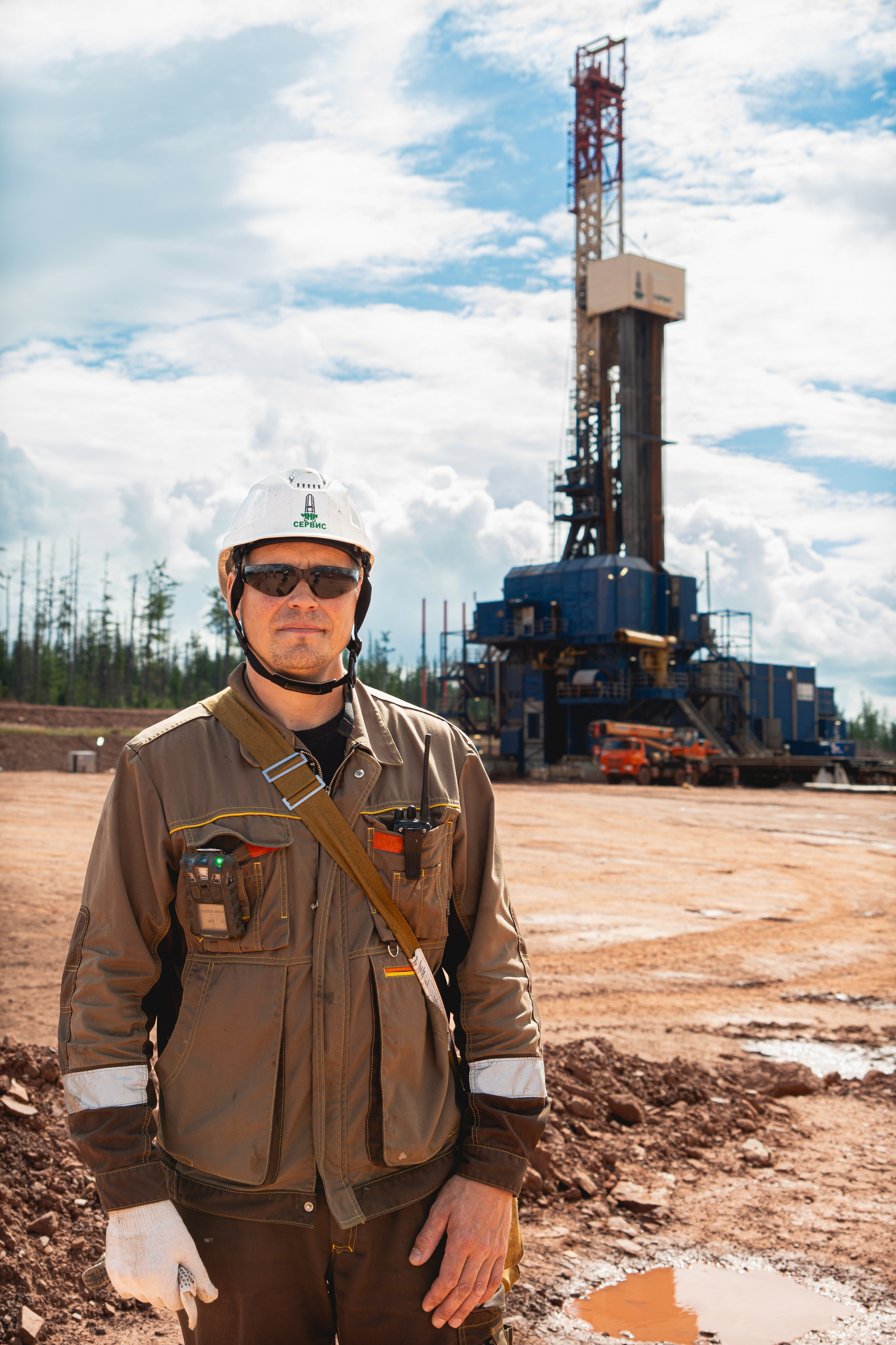 Репортажная (документальная) фотография. Занимаюсь профессиональной фотографией и живу рядом с Байкалом. Работаю в разных жанрах