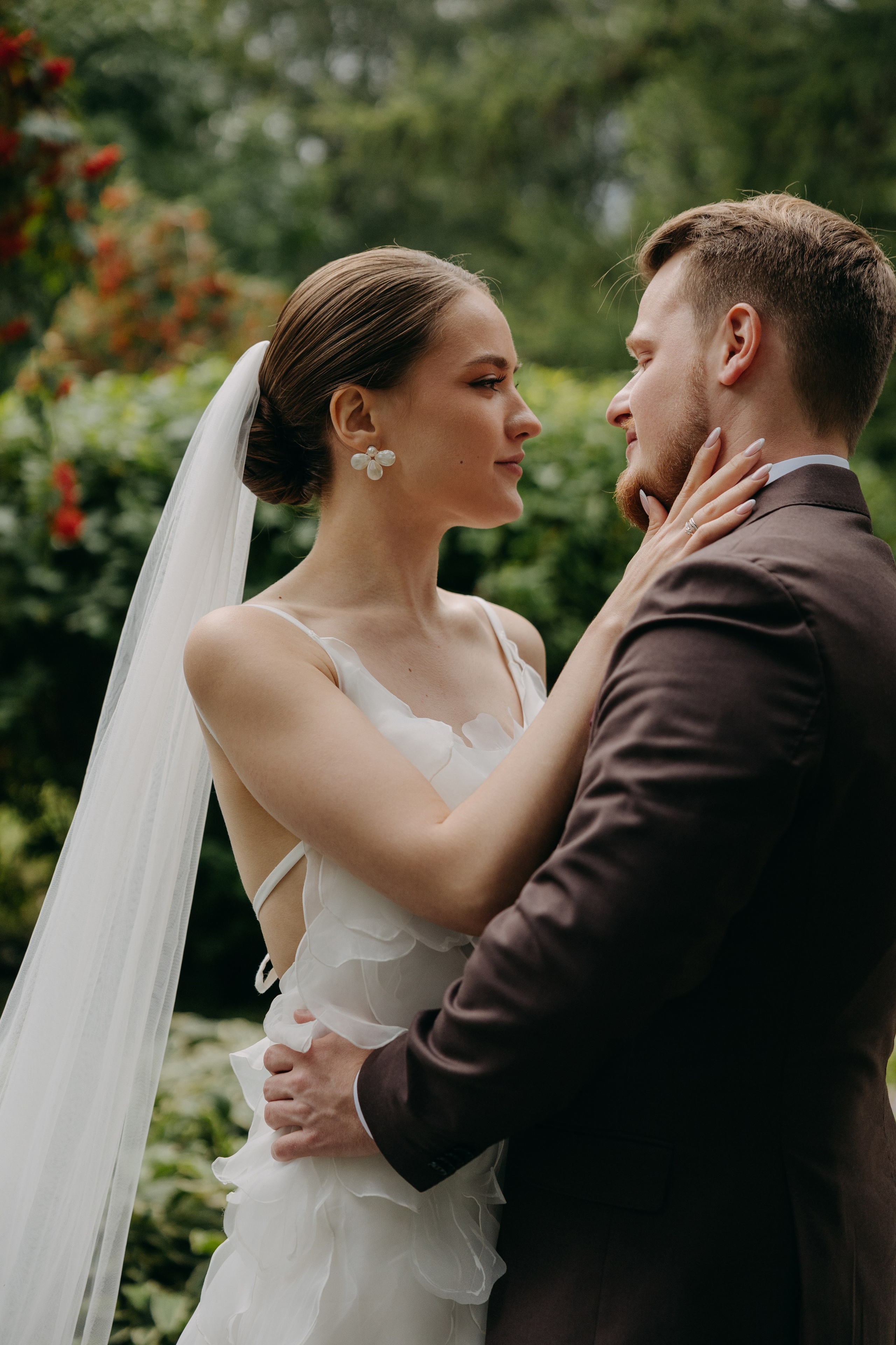 Ирина и Алексей | прогулка Котельническая наб. Свадебный фотограф Москва Анастасия Храмова