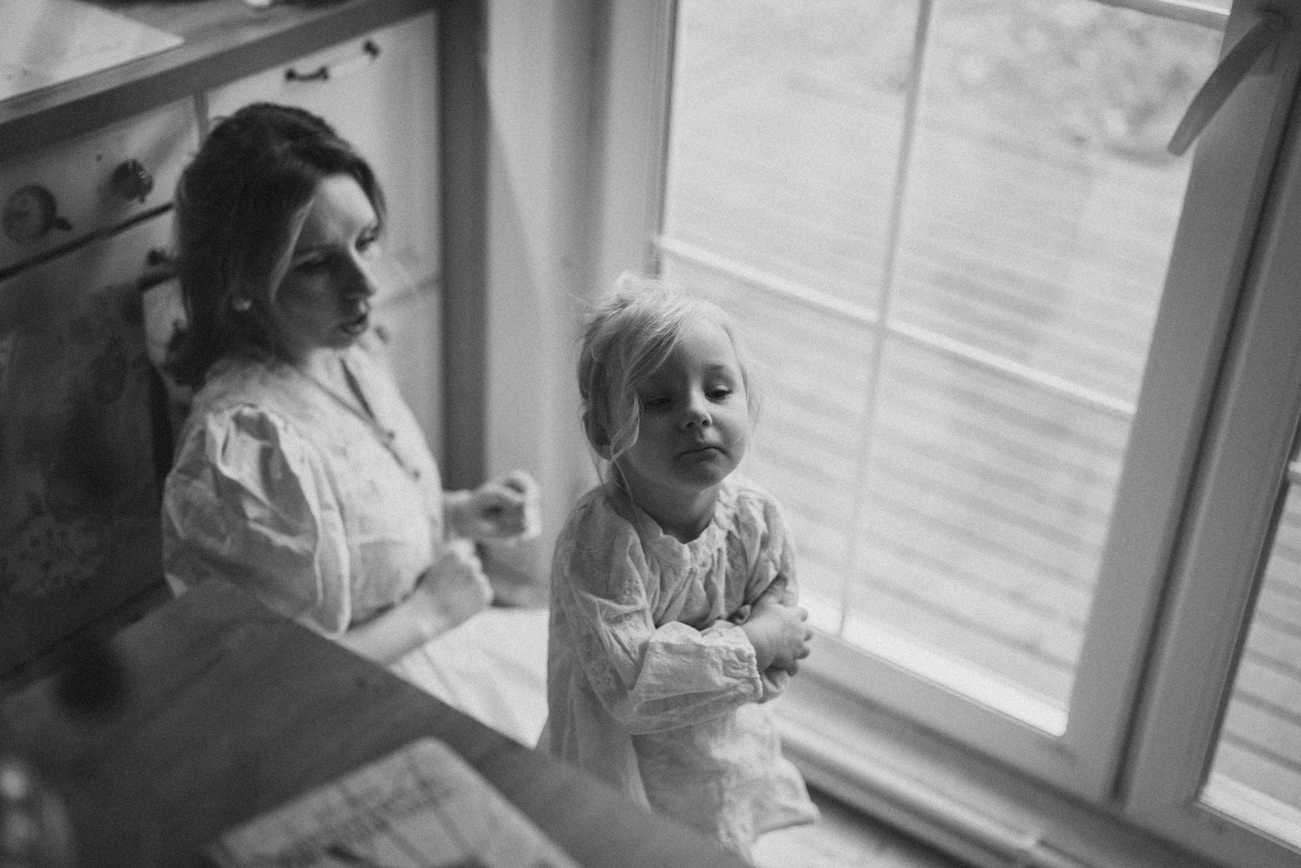 Лея и Ксения в фотодаче Ландыши. Семейный и детский фотограф в Сергиев Посаде, Хотьково Якимчук Любовь