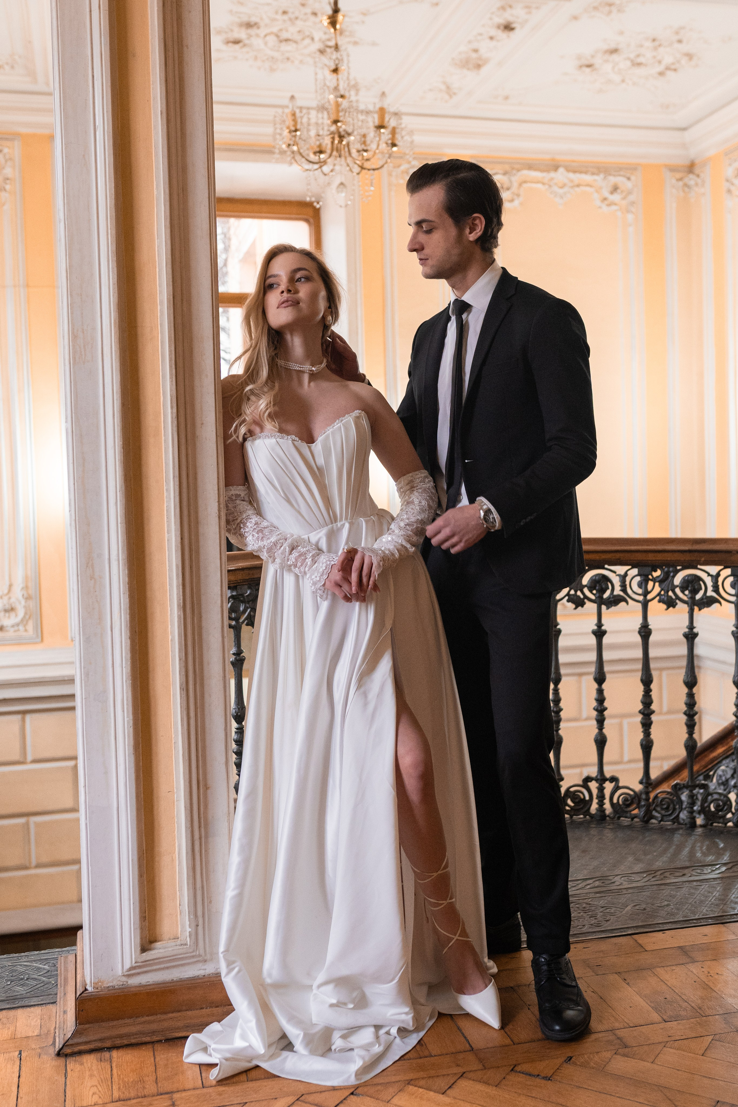 Свадебная фотосессия в Пушкинской библиотеке. Свадебный фотограф в Москве Анна Полушина