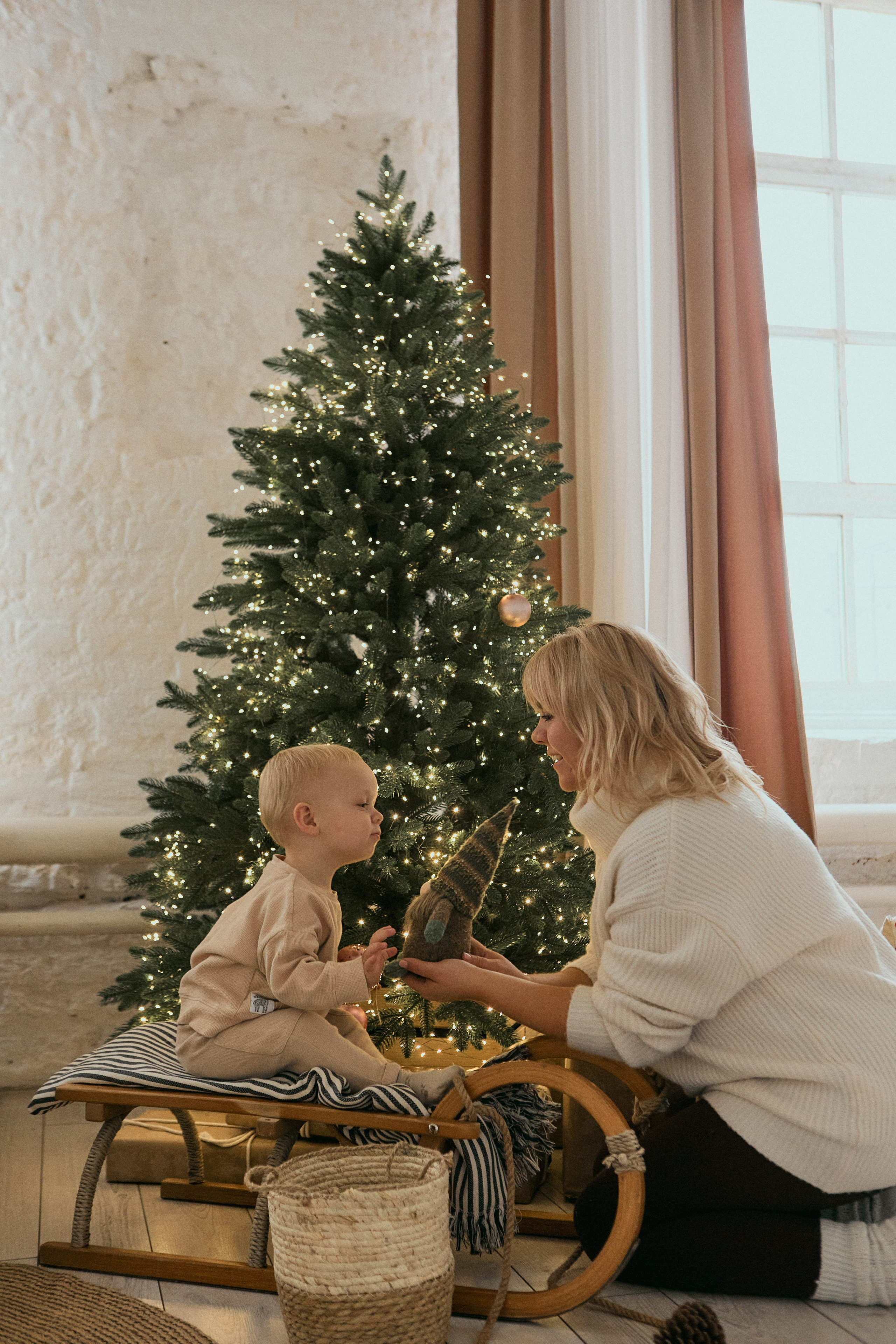 Новогодняя фотосессия мамы и сына