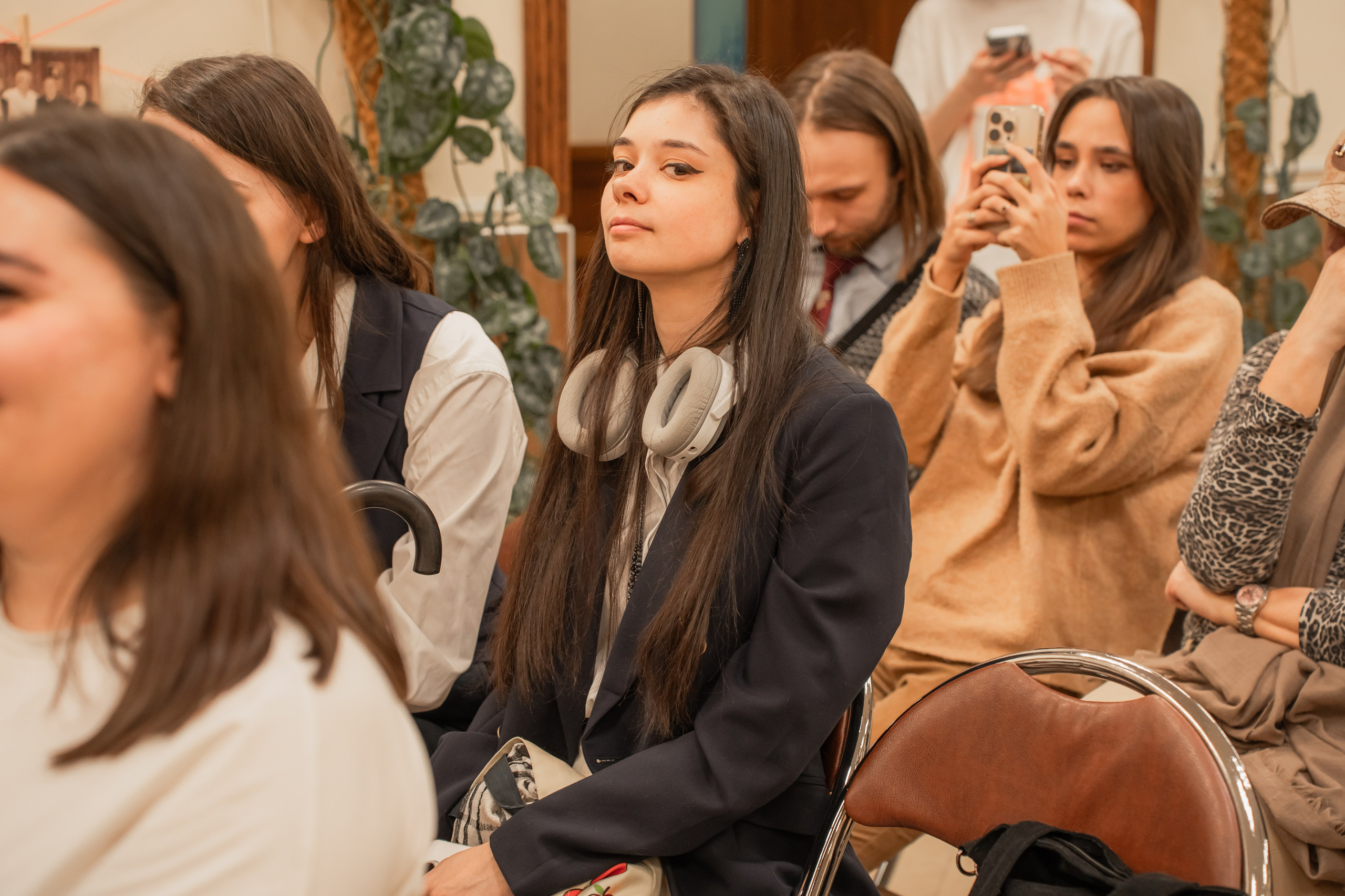 Презентация книги «Человек за бортом», автор София Цой. Репортажный фотограф Анастасия Рубцова