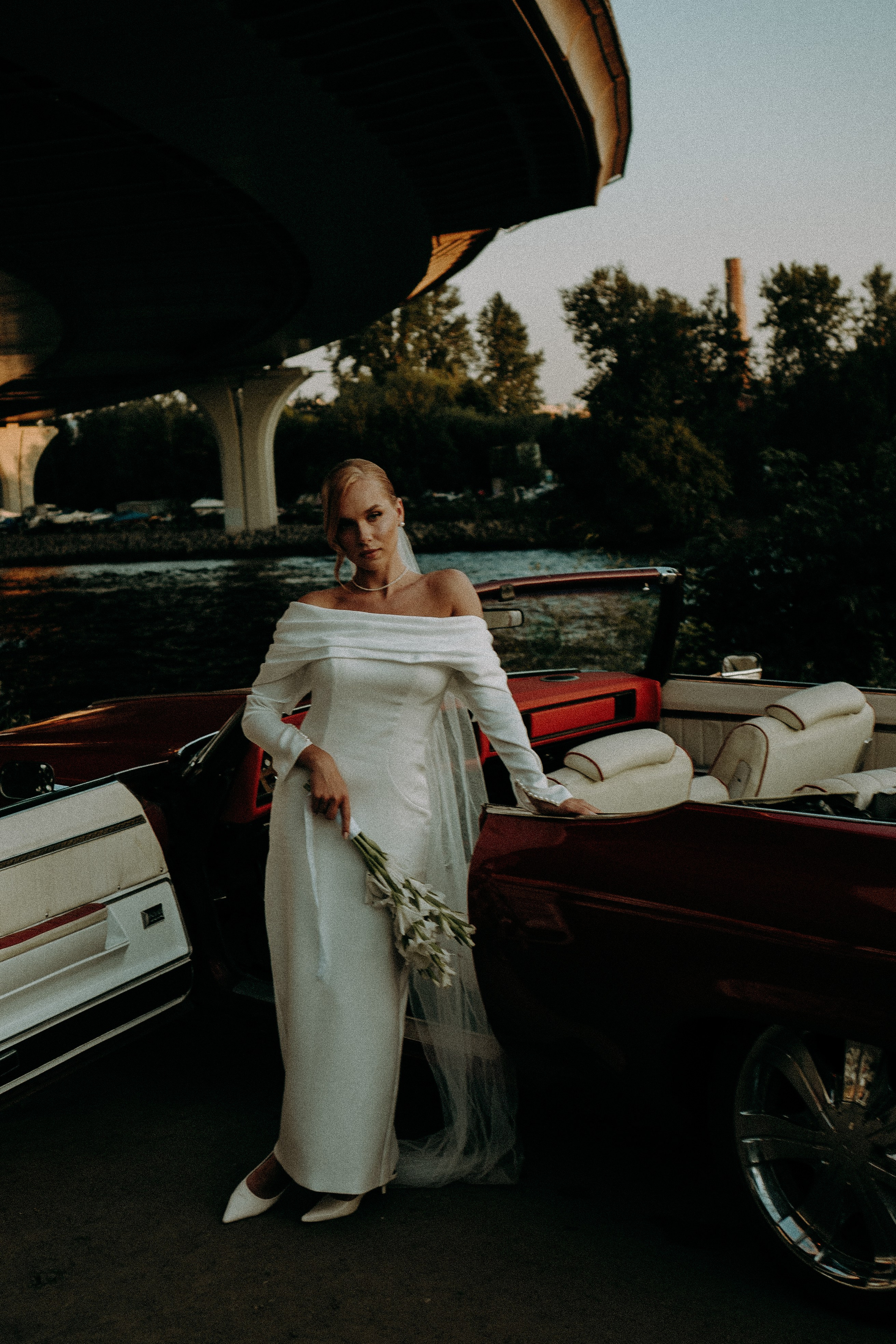 СВАДЕБНАЯ СЬЕМКА ВОЗЛЕ МСОТА БЕТАНКУРА НА КАБРИОЛЕТЕ. Профессиональный фотограф, Санкт-Петербург — Виктория Богомолова