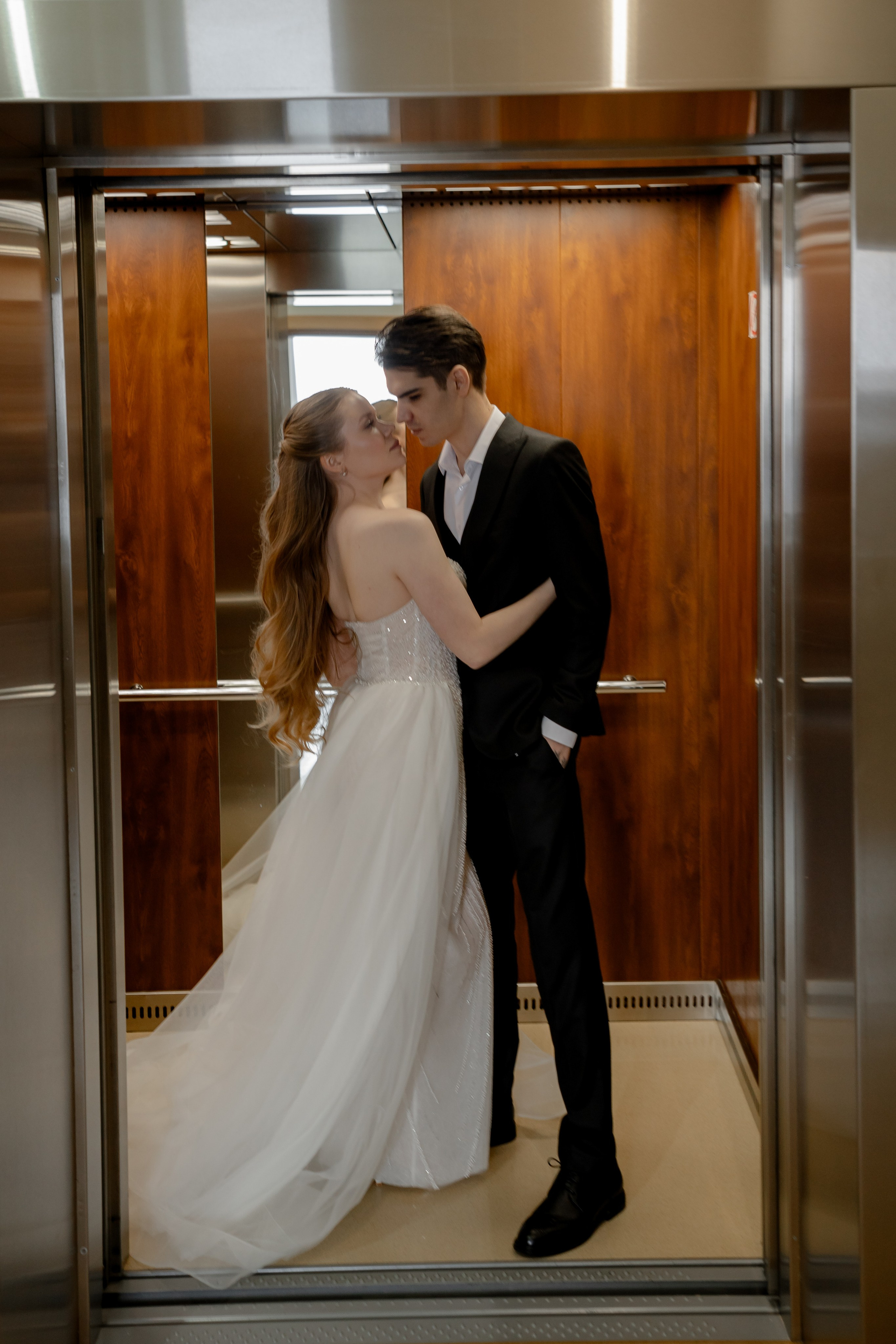 СВАДЕБНАЯ СЬЕМКА СБОРОВ В ОТЕЛЕ И ВЫЕЗД НА ЦЕРЕМОНИЮ (СНЯТО В СИБИРЕ В НИЖНЕВАРТОВСКЕ)М. Профессиональный фотограф, Санкт-Петербург — Виктория Богомолова