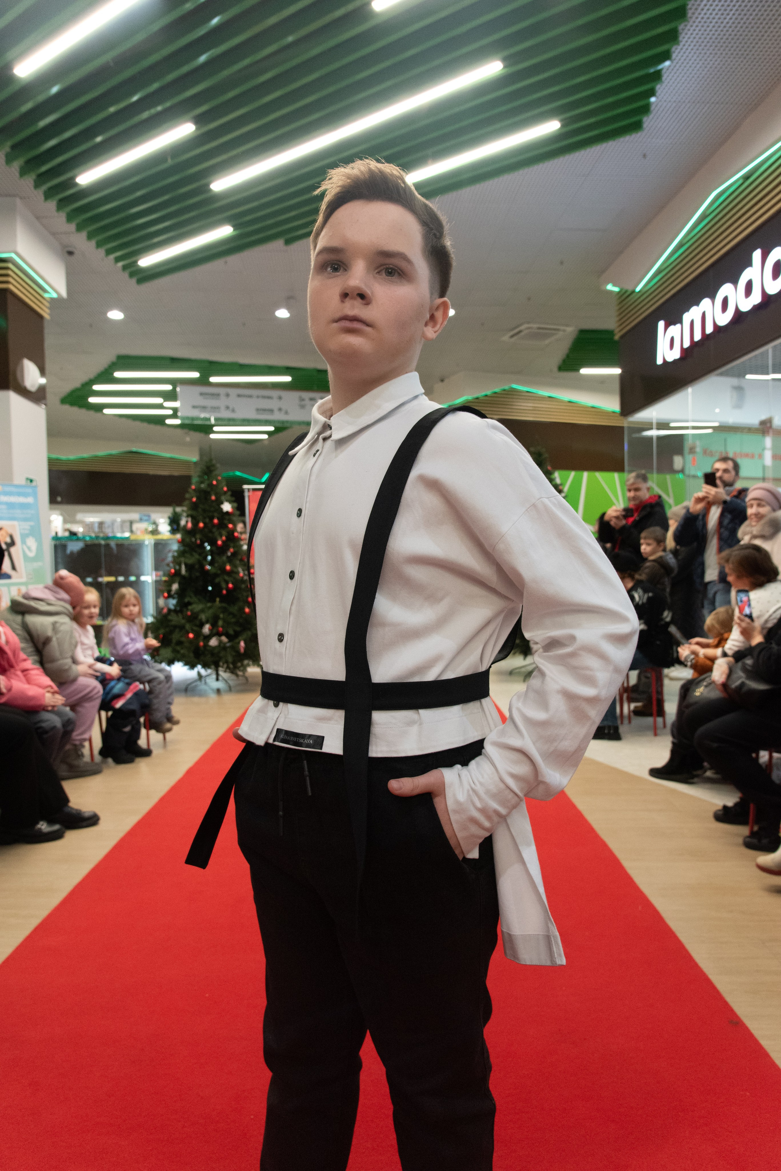 Показ Мод БФ «Исток Жизни». Дети с «Безграничными Возможностями». Портретный Семейный Fine-Art фотограф в Санкт-Петербурге Криулина