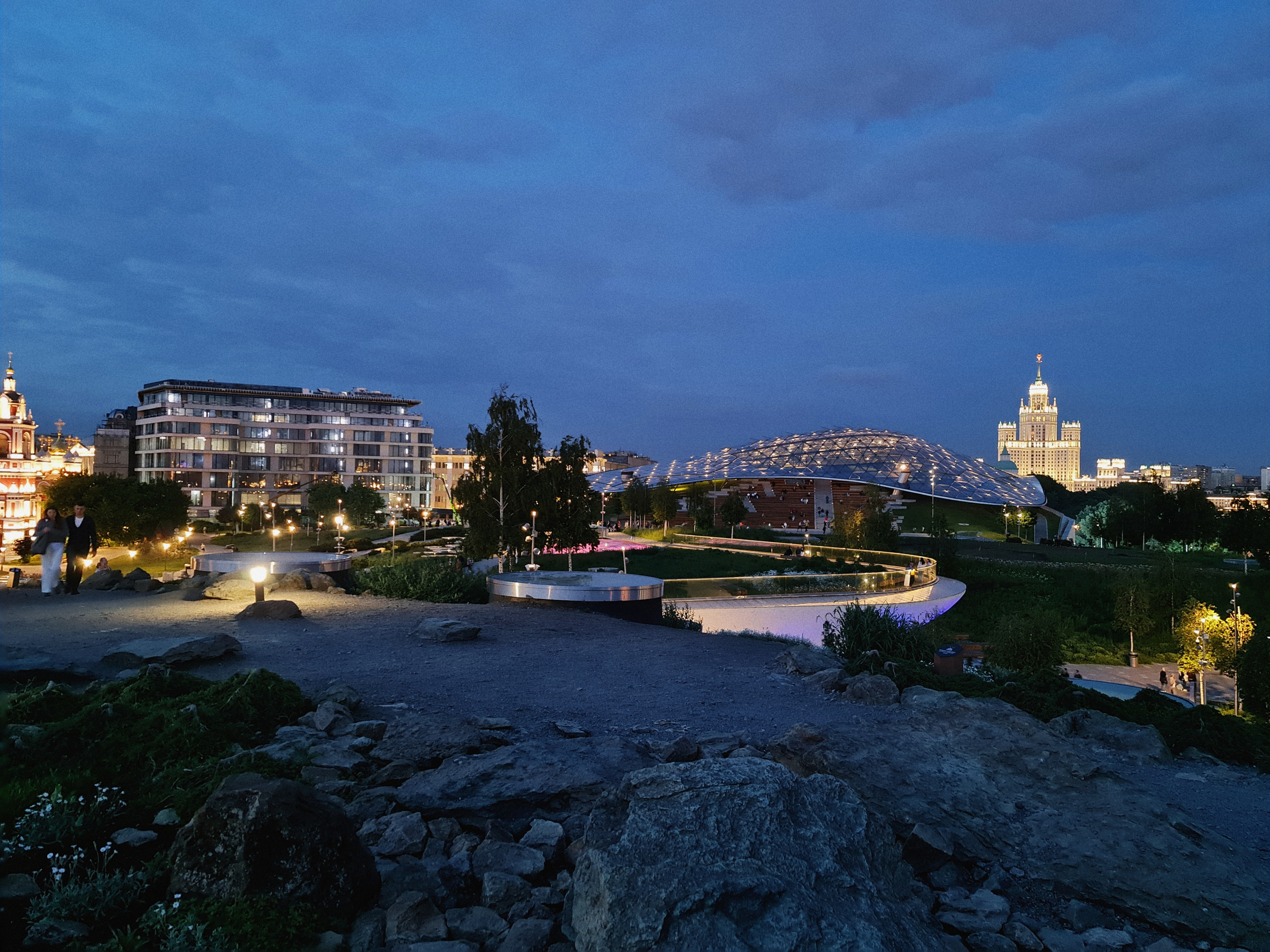 Зарядье вечером