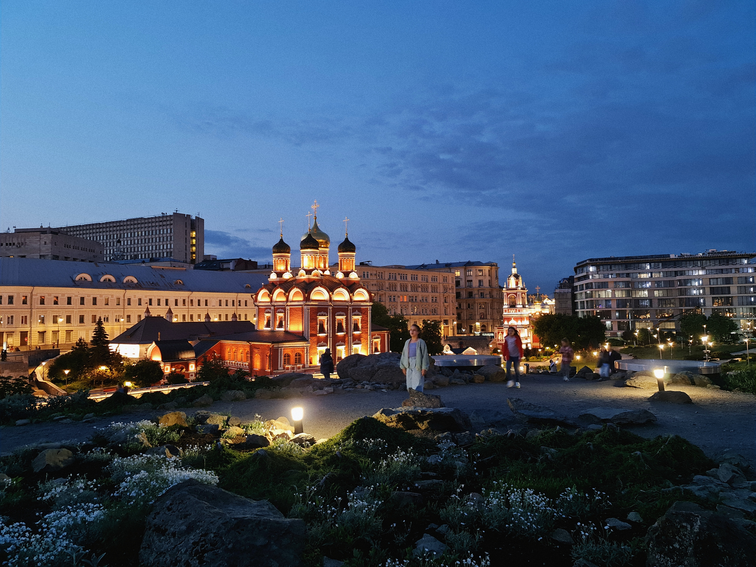 Зарядье вечером