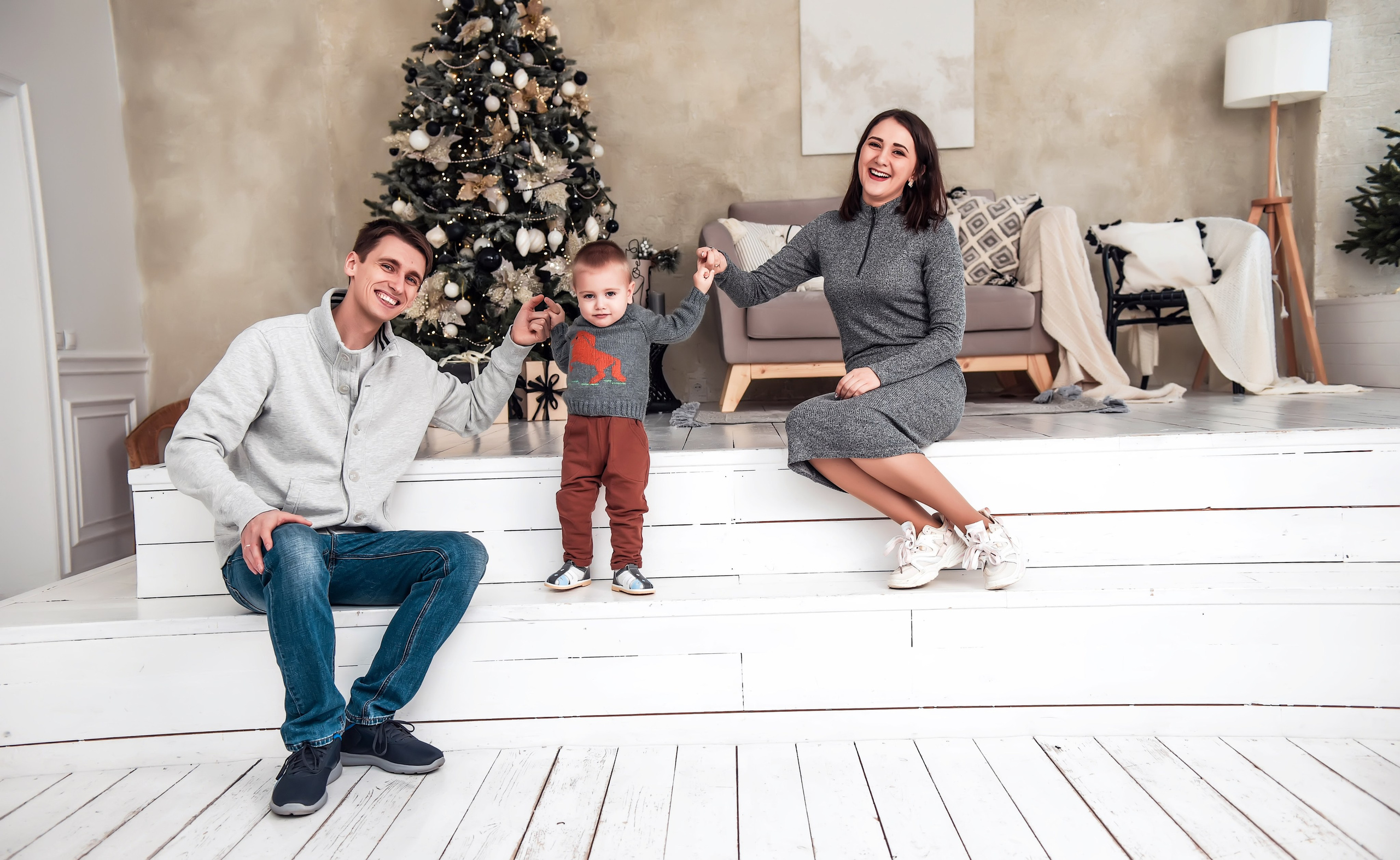 Новогодняя семейная. Свадебный, семейный, детский, контент фотограф в Омске Максим Ильин