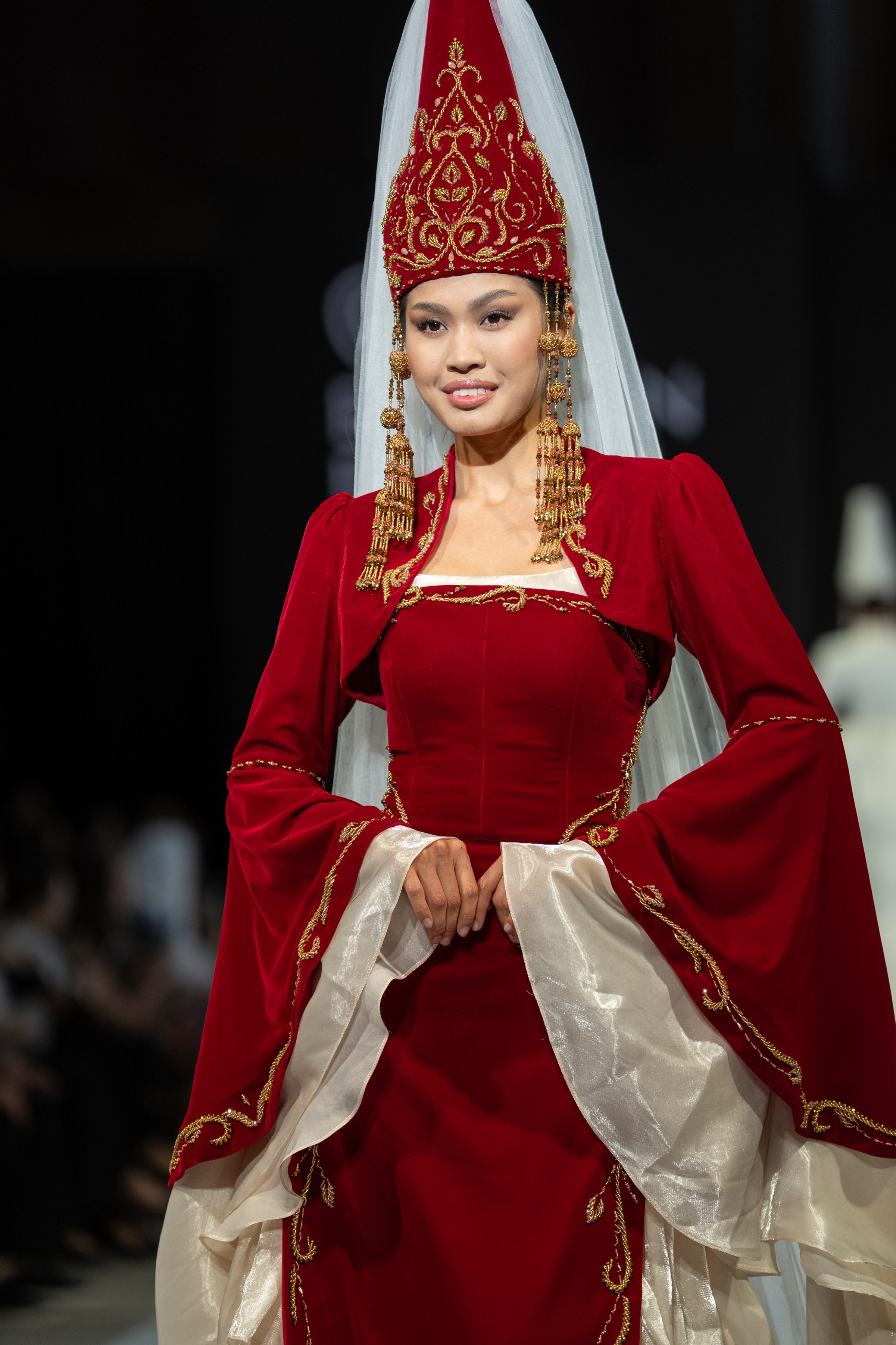EURASIAN FASHION WEEK Innes. Сайт Алматинского НЮ АРТ, будуар и фэшн фотографа Дениса Карпенко