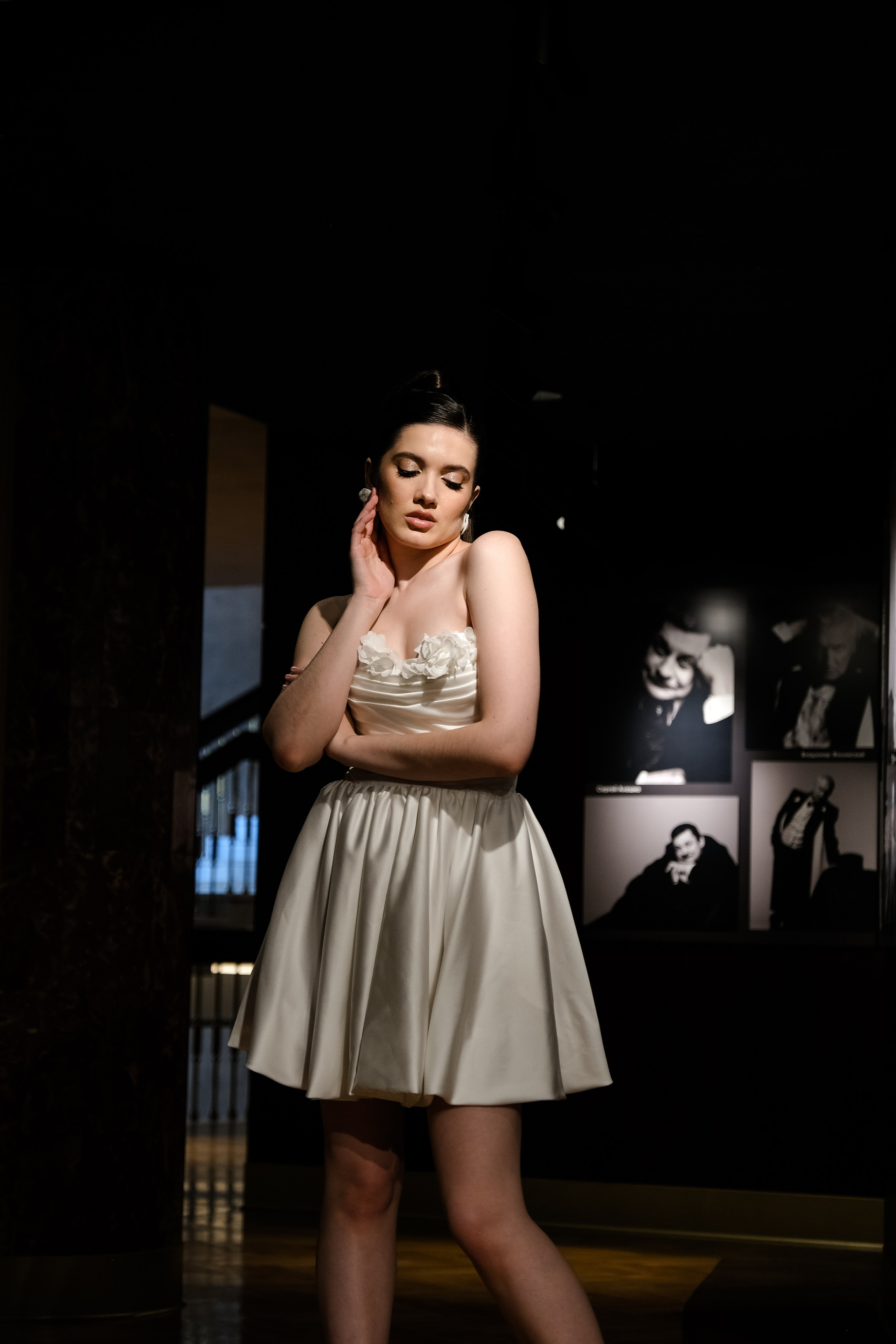 Свадебная фотосессия в театре драмы имени Наума Орлова. Свадебный фотограф в Челябинске Сырчикова Наталья