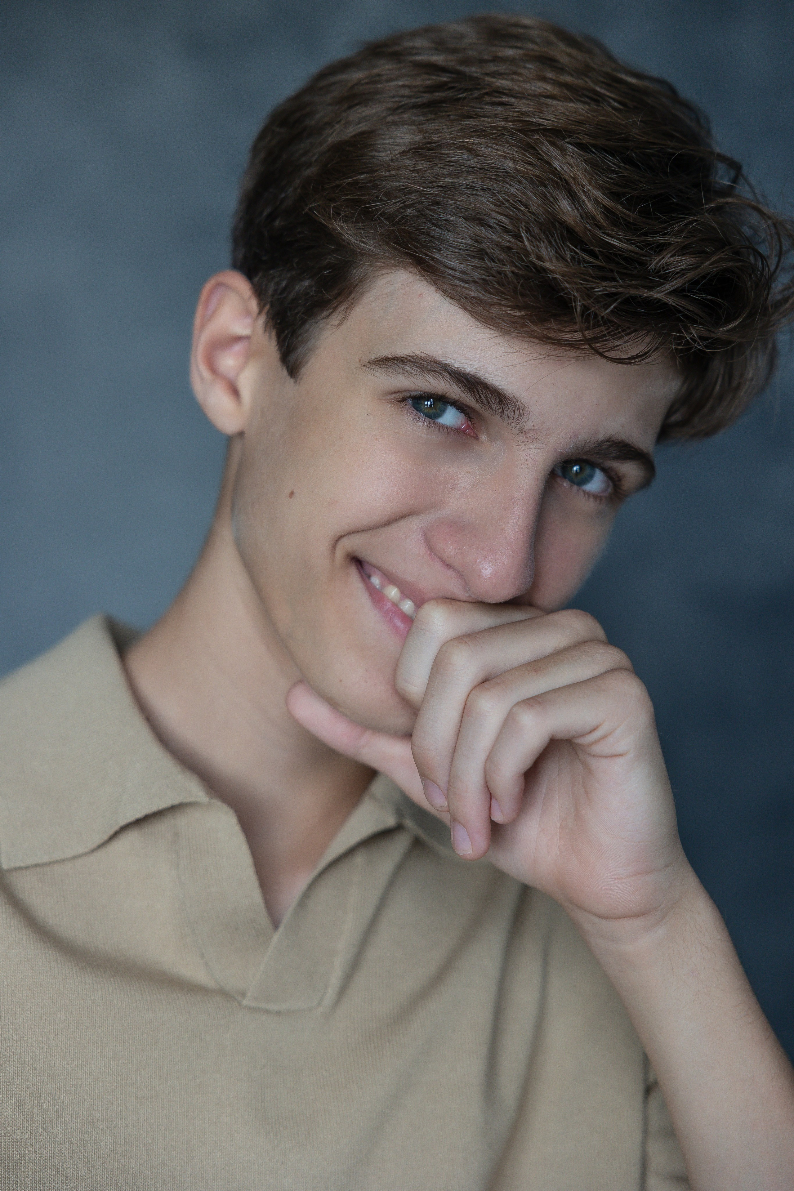 АРТЁМ. Я фотограф из Москвы к Вашим услугам