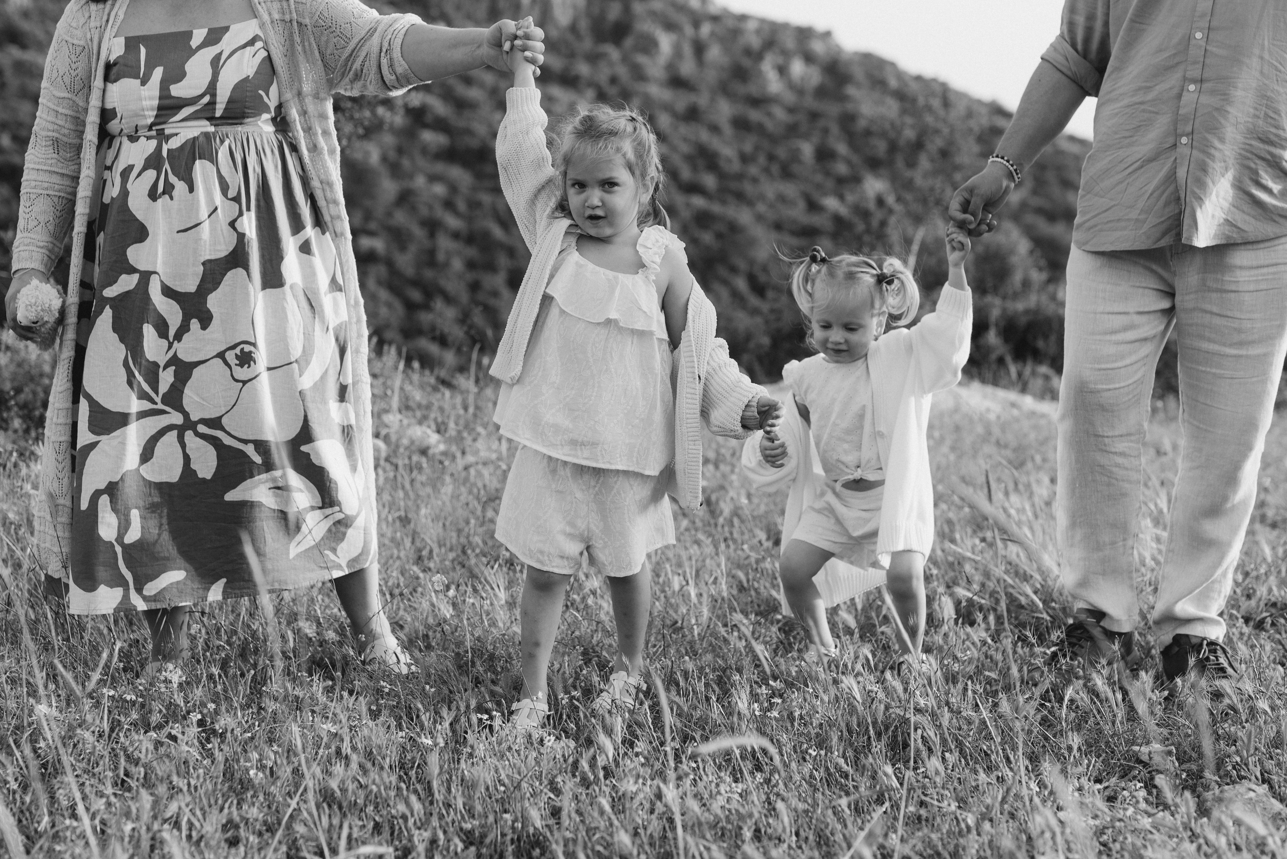 Family: Iryna, Vlad, Yasmin & Arina. Family photographer in Israel | Alesya Superfin