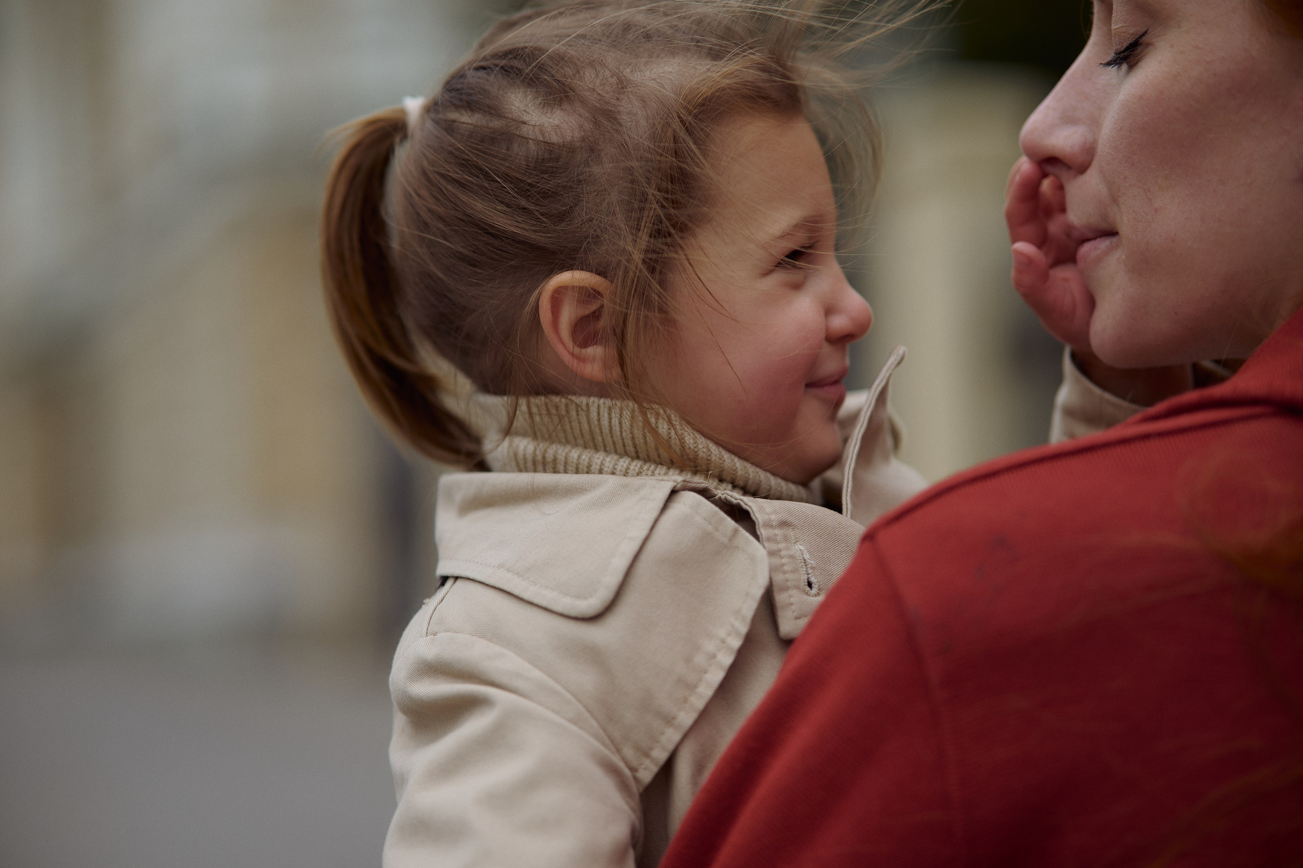 Рита и Кира. Прогулка по центру. Семейный и свадебный lifestyle-фотограф в Москве Мария Петрова