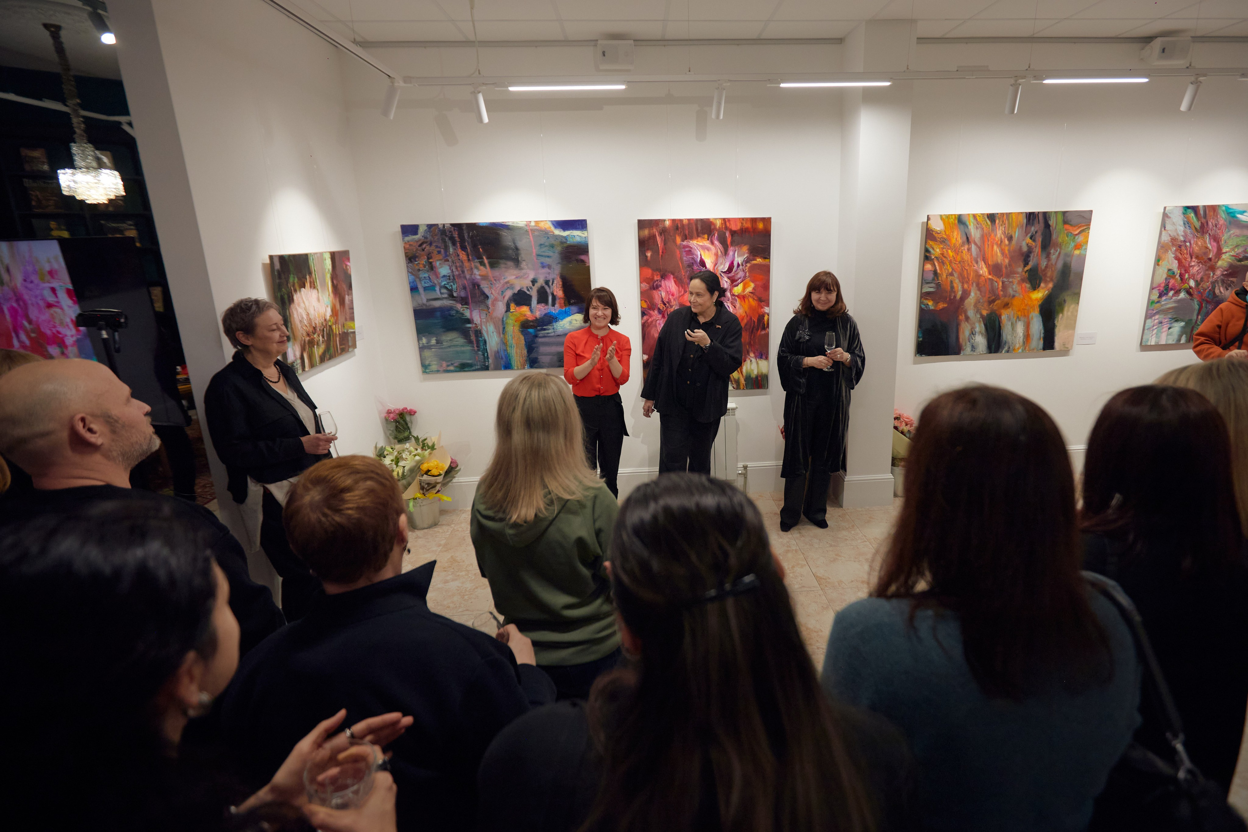Открытие выставки краснодарской художницы Ларисы Блохиной. Фотограф Юлия Маринина