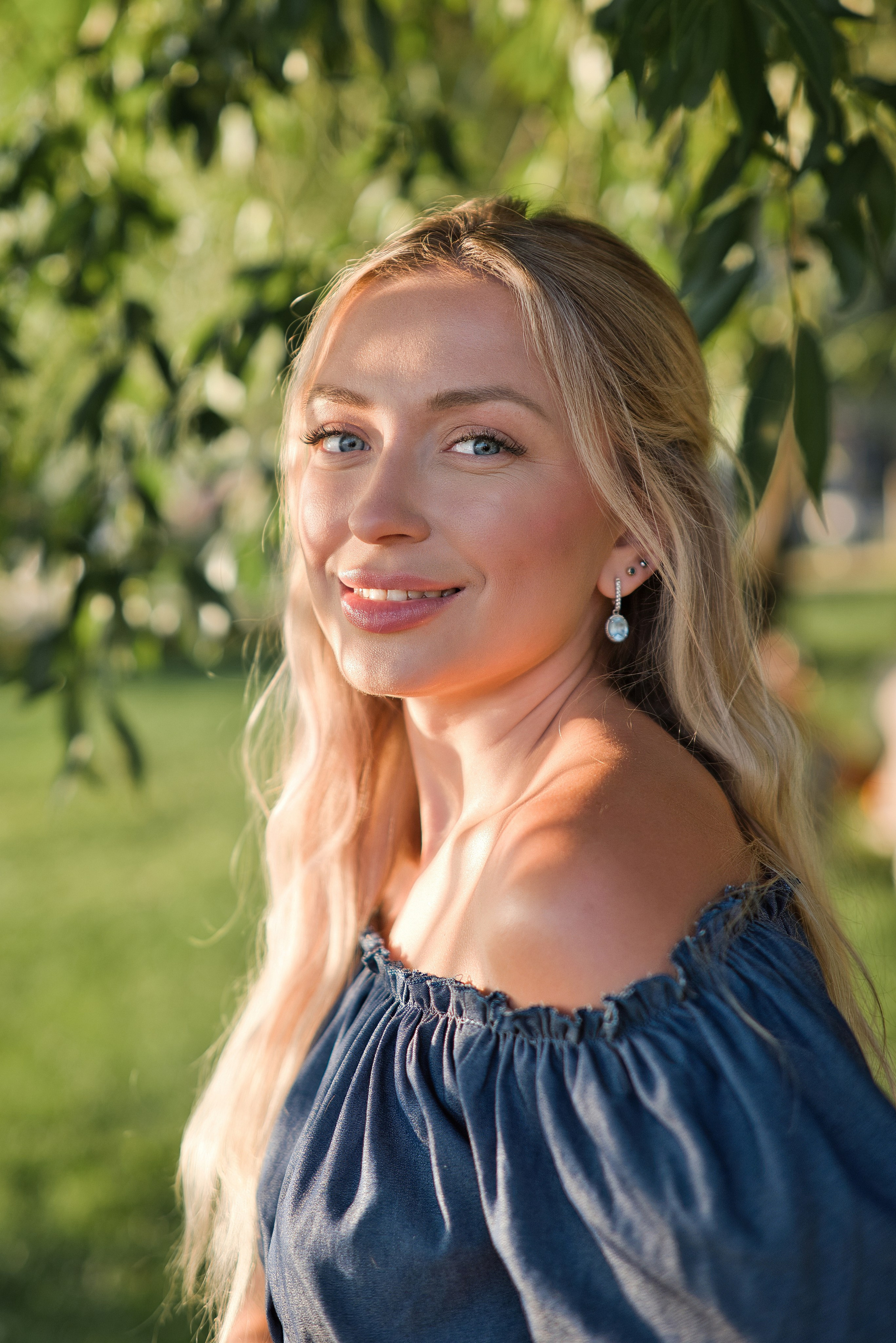 Юля и солнце. Фотограф Денис Кривопусков