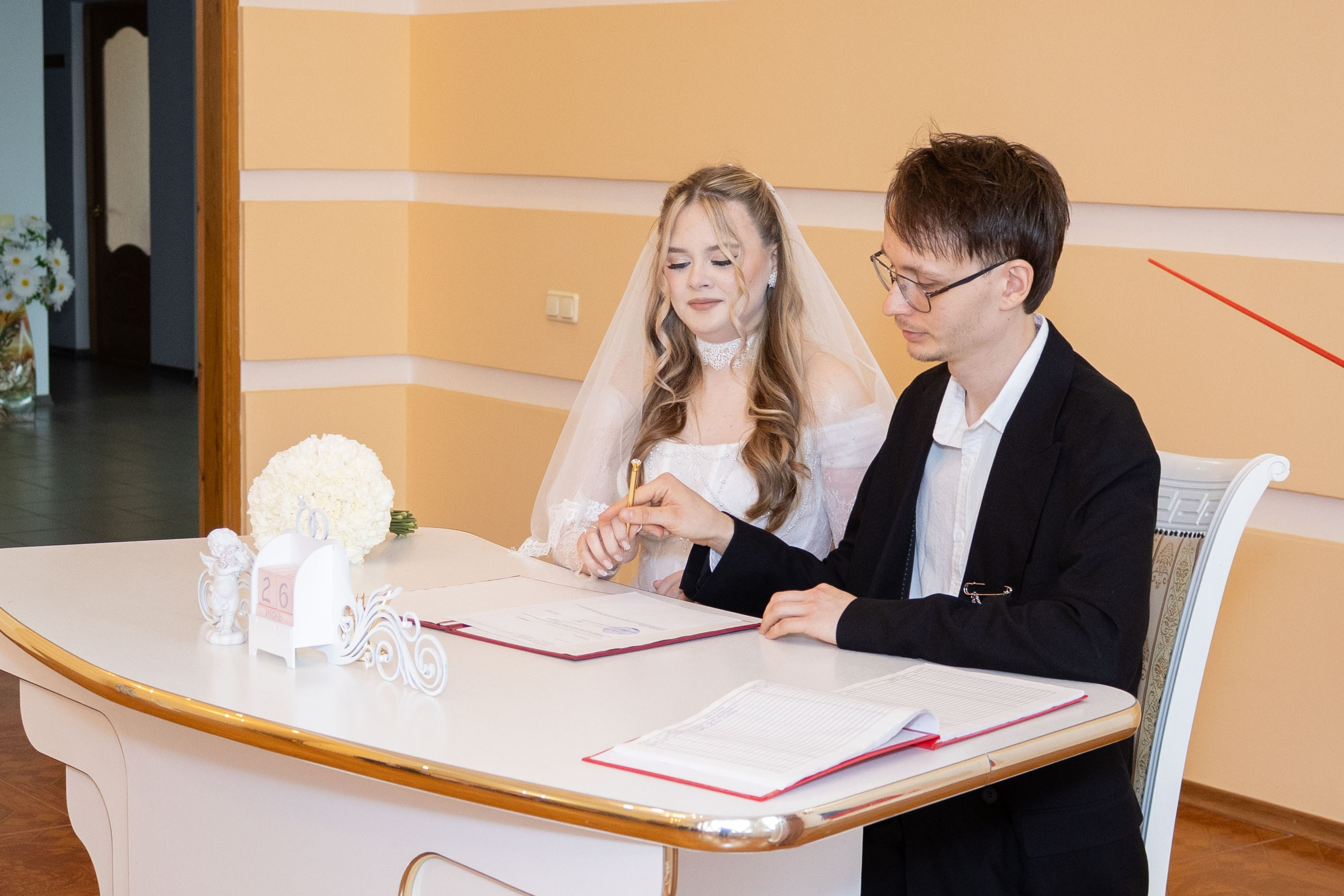 Сергей и Полина. Женский фотограф в Орске Новотроицке Динара Долганова