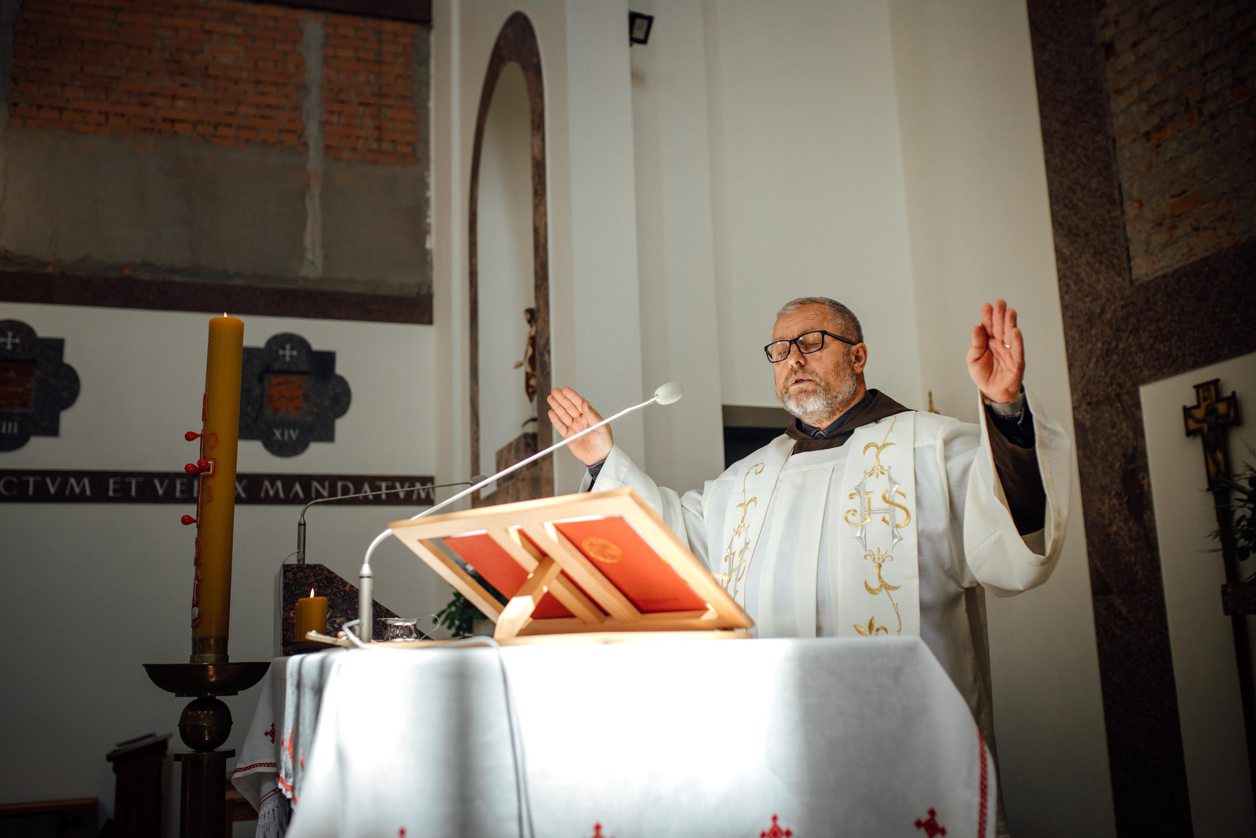 Святы Хрост Эмы, Касцёл Святога Францыска Асізскага, чэрвень 23