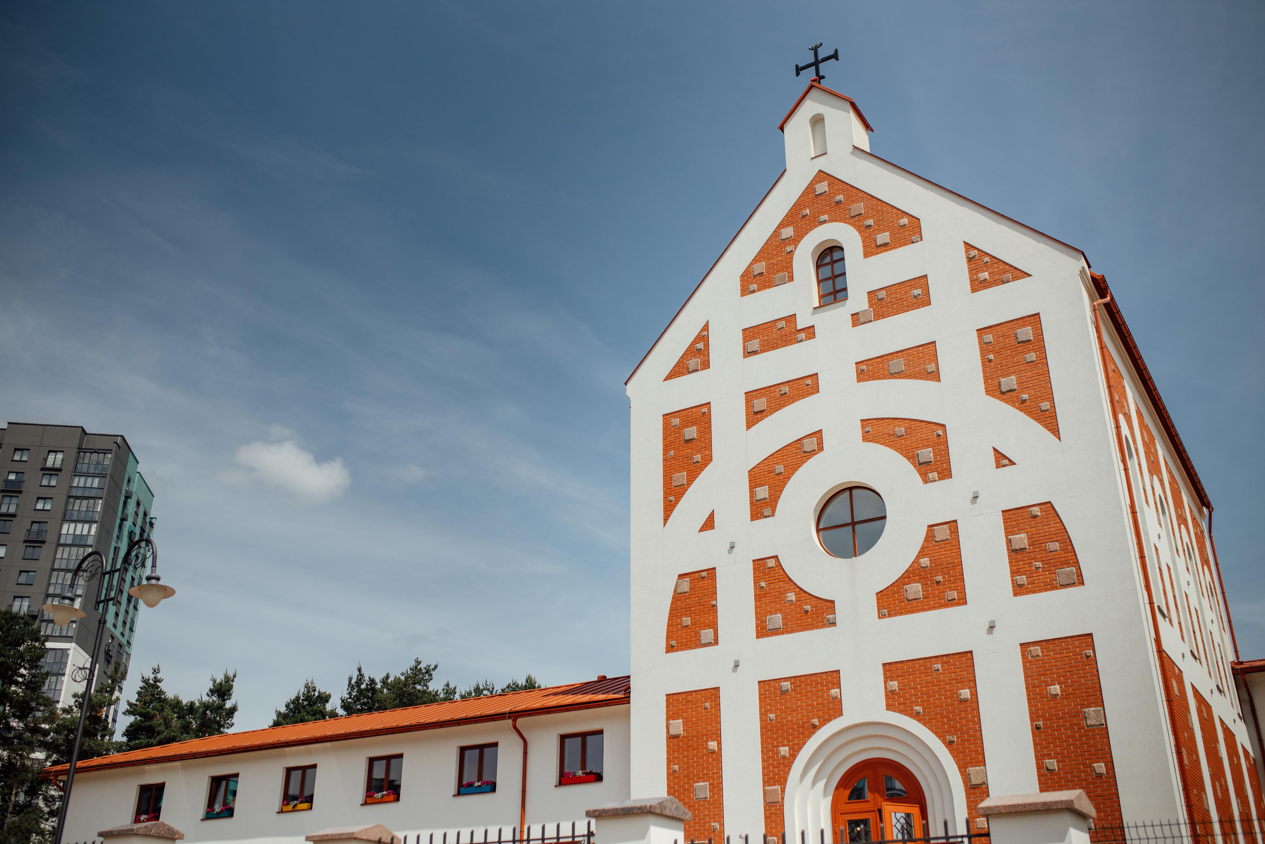 Святы Хрост Эмы, Касцёл Святога Францыска Асізскага, чэрвень 23