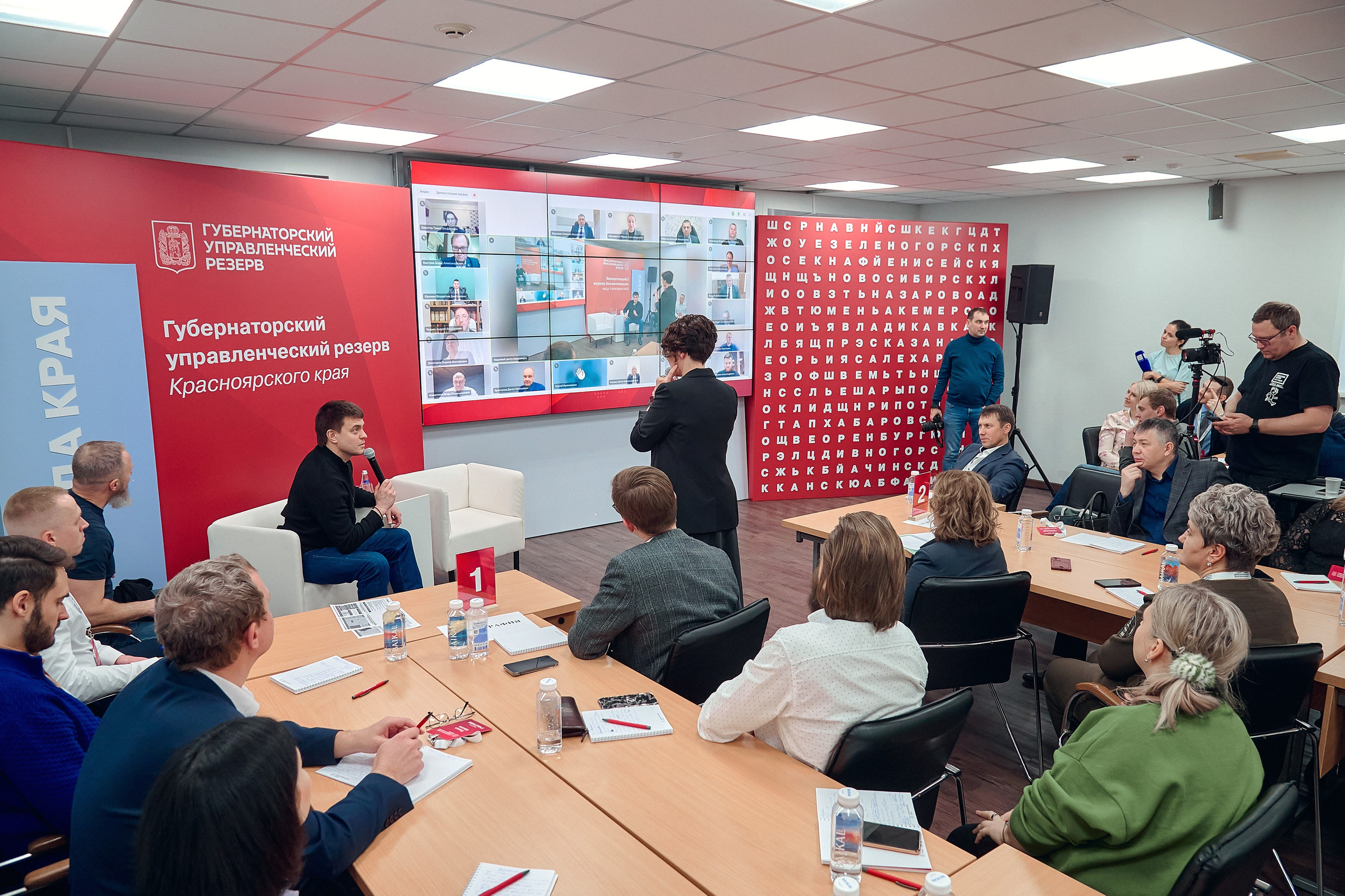 Встреча губернатора Красноярского края Котюкова Михаила Михайловича. Фотограф Яковлев Роман — Красноярск