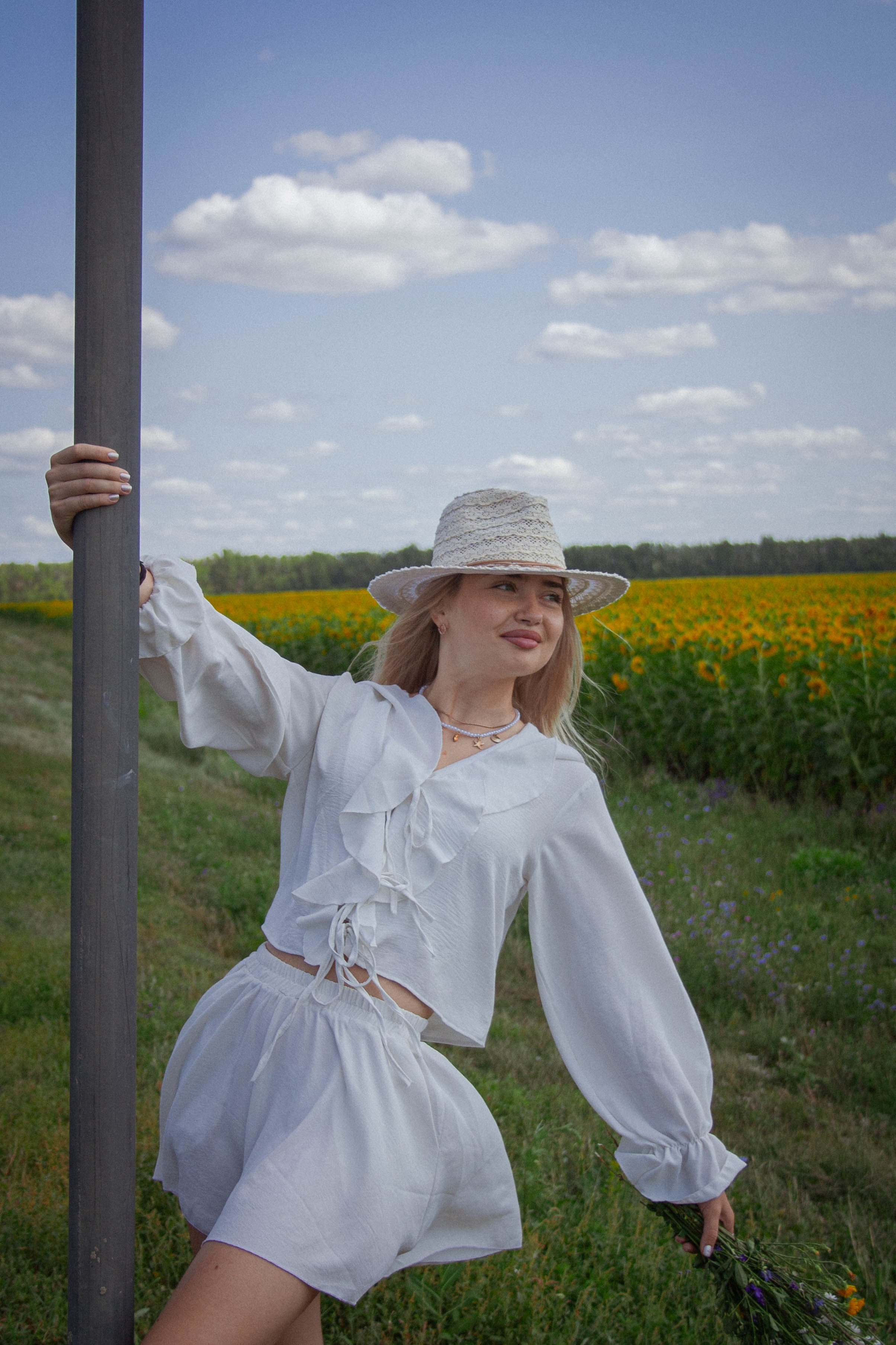 Настроение: уйти в поле с подсолнухами. Портретный фотограф в Саратове