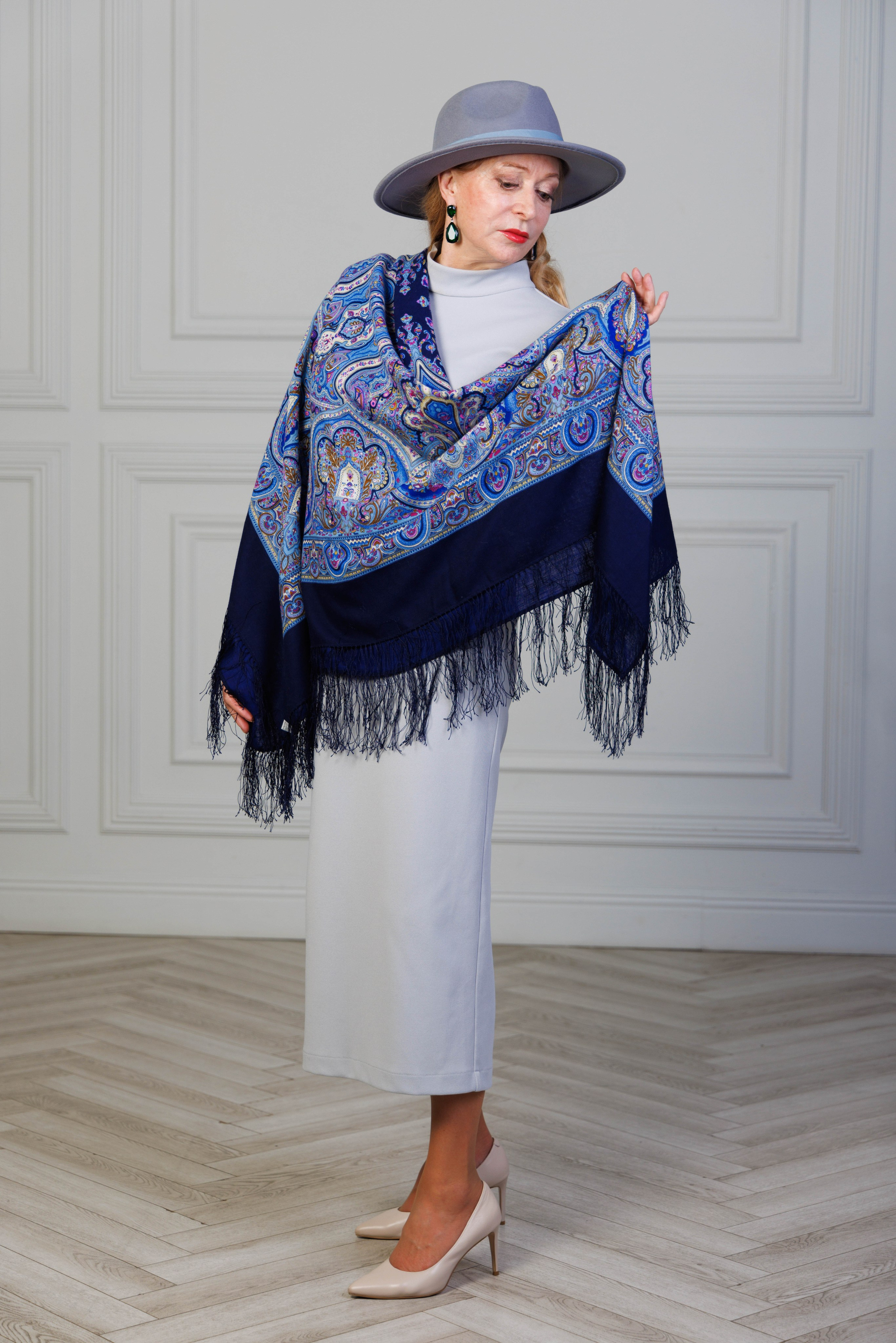 Фотосессия для аукциона, 2025. Коллекционер и искусствовед Олеся Ястребова